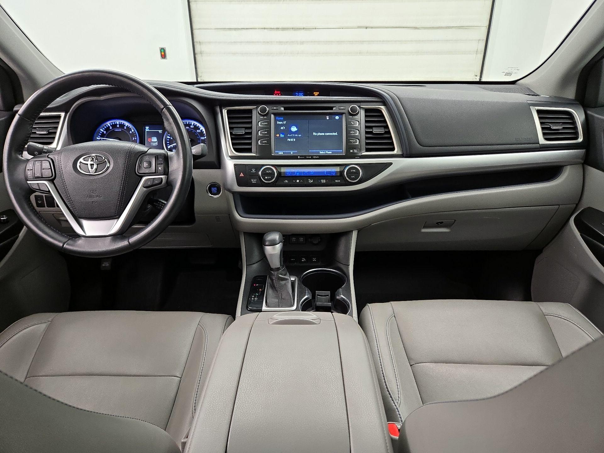 Thumbnail: 2017 Toyota Highlander - 9