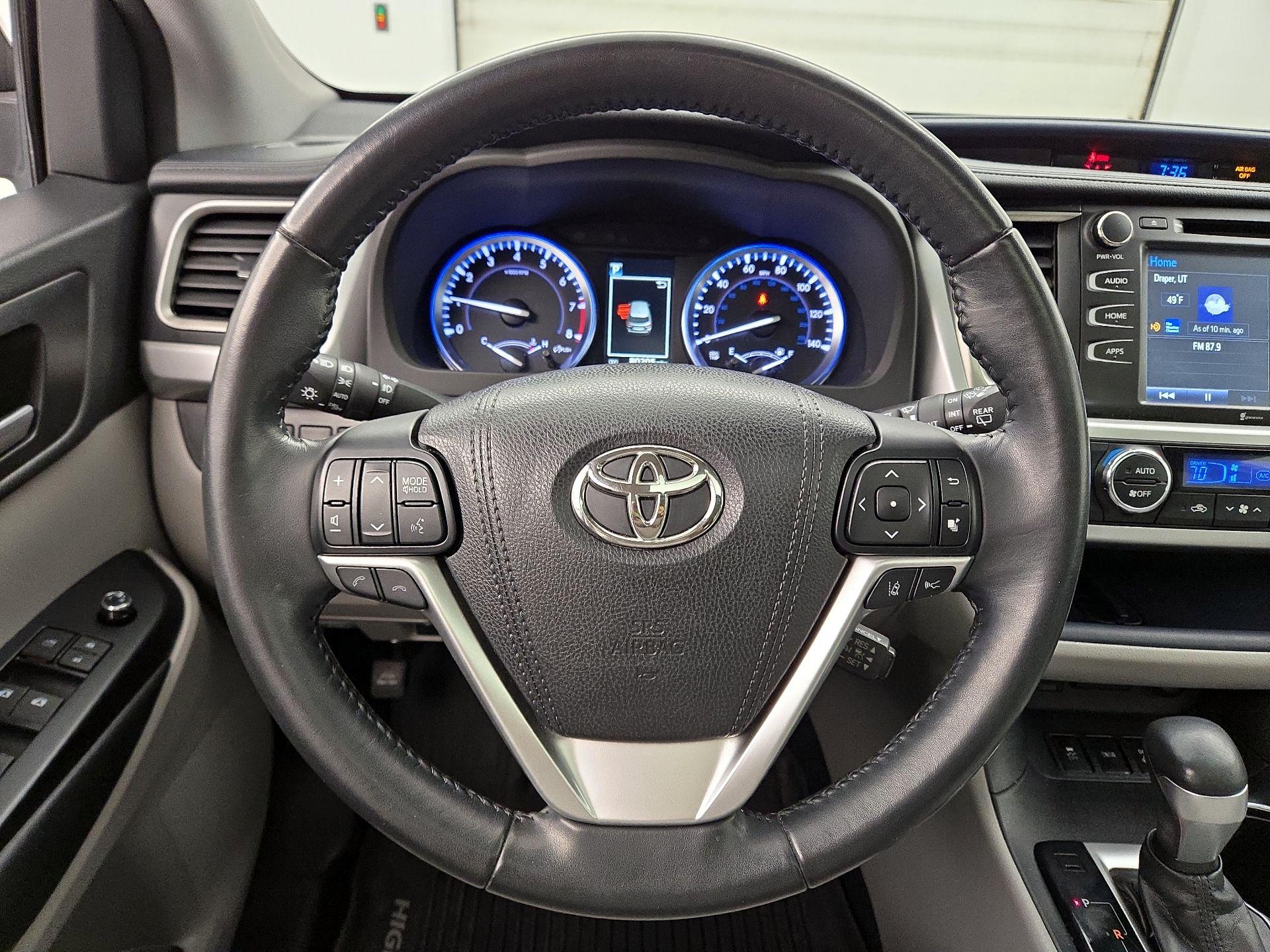 Thumbnail: 2017 Toyota Highlander - 10