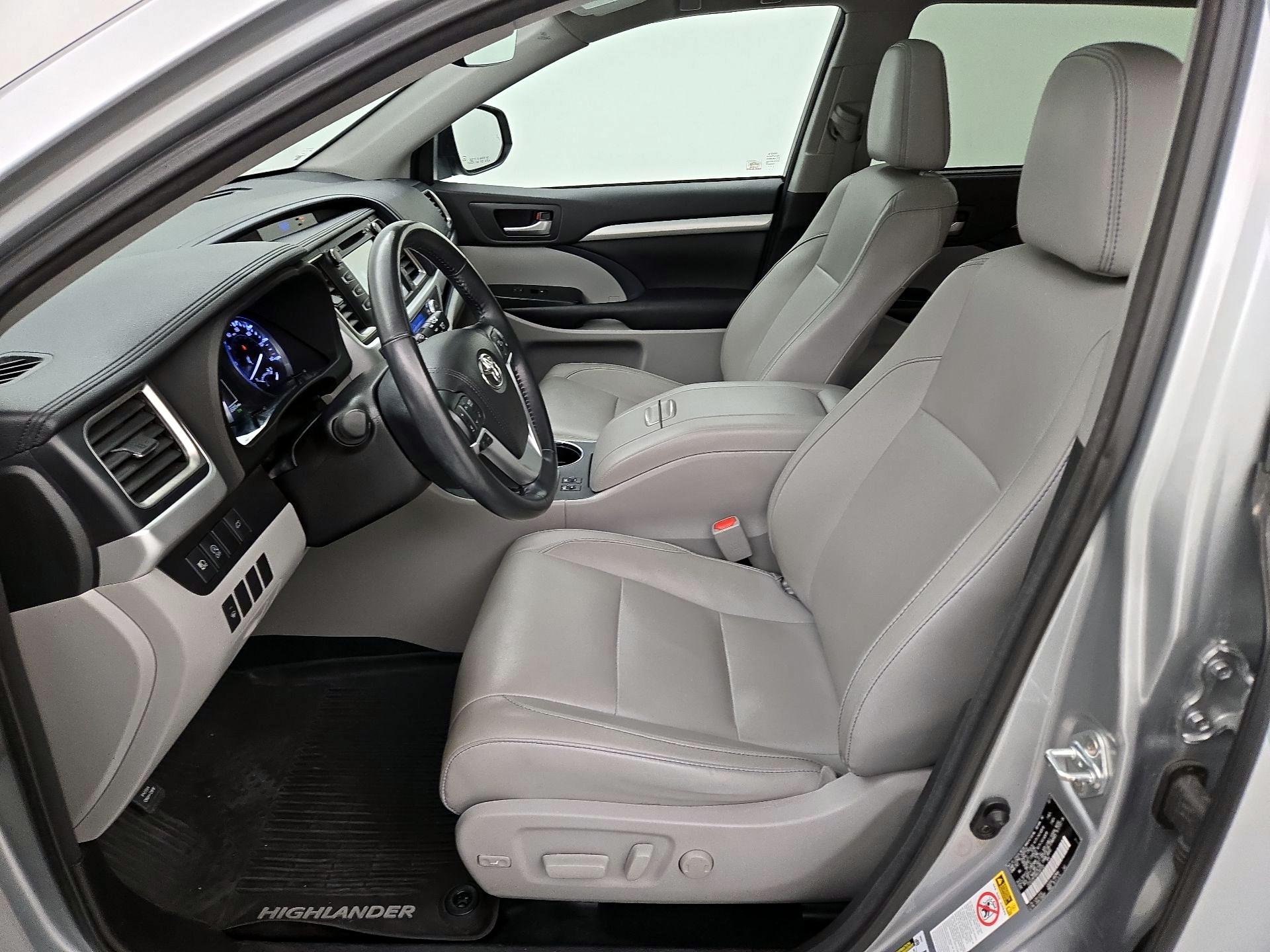 Thumbnail: 2017 Toyota Highlander - 11