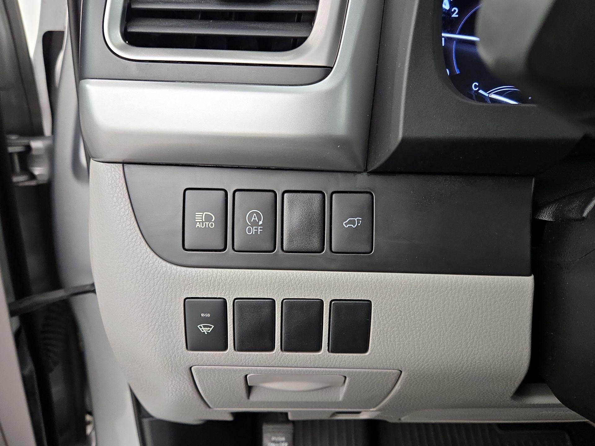 Thumbnail: 2017 Toyota Highlander - 13