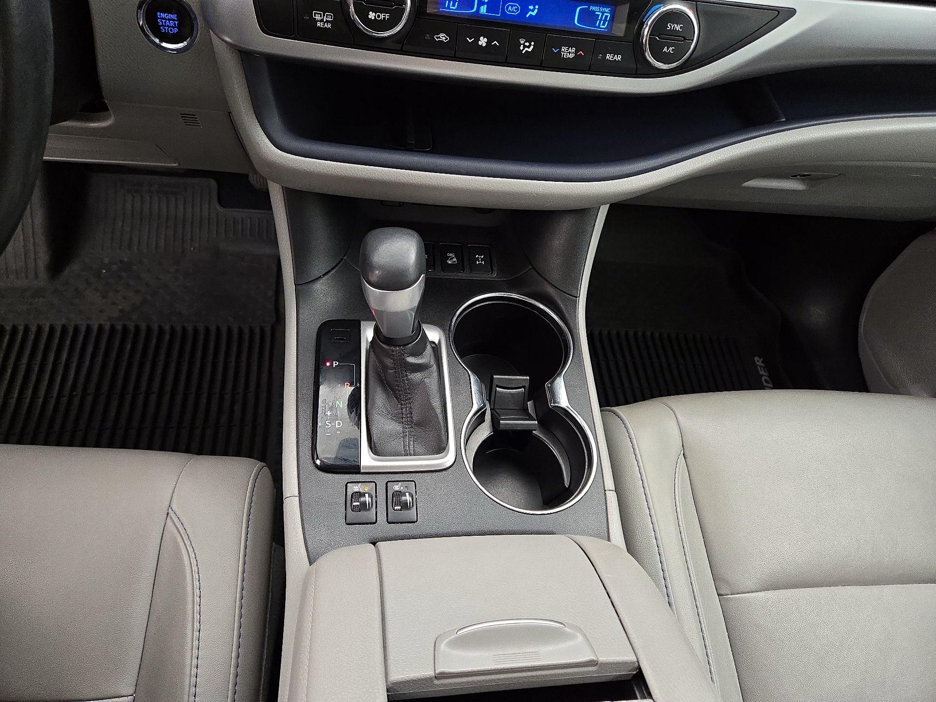 Thumbnail: 2017 Toyota Highlander - 17