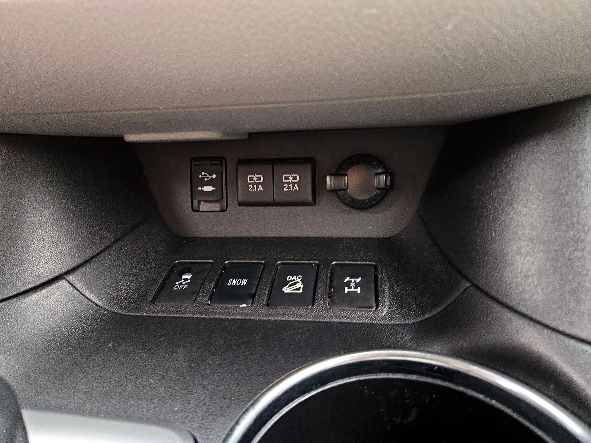 Thumbnail: 2017 Toyota Highlander - 18