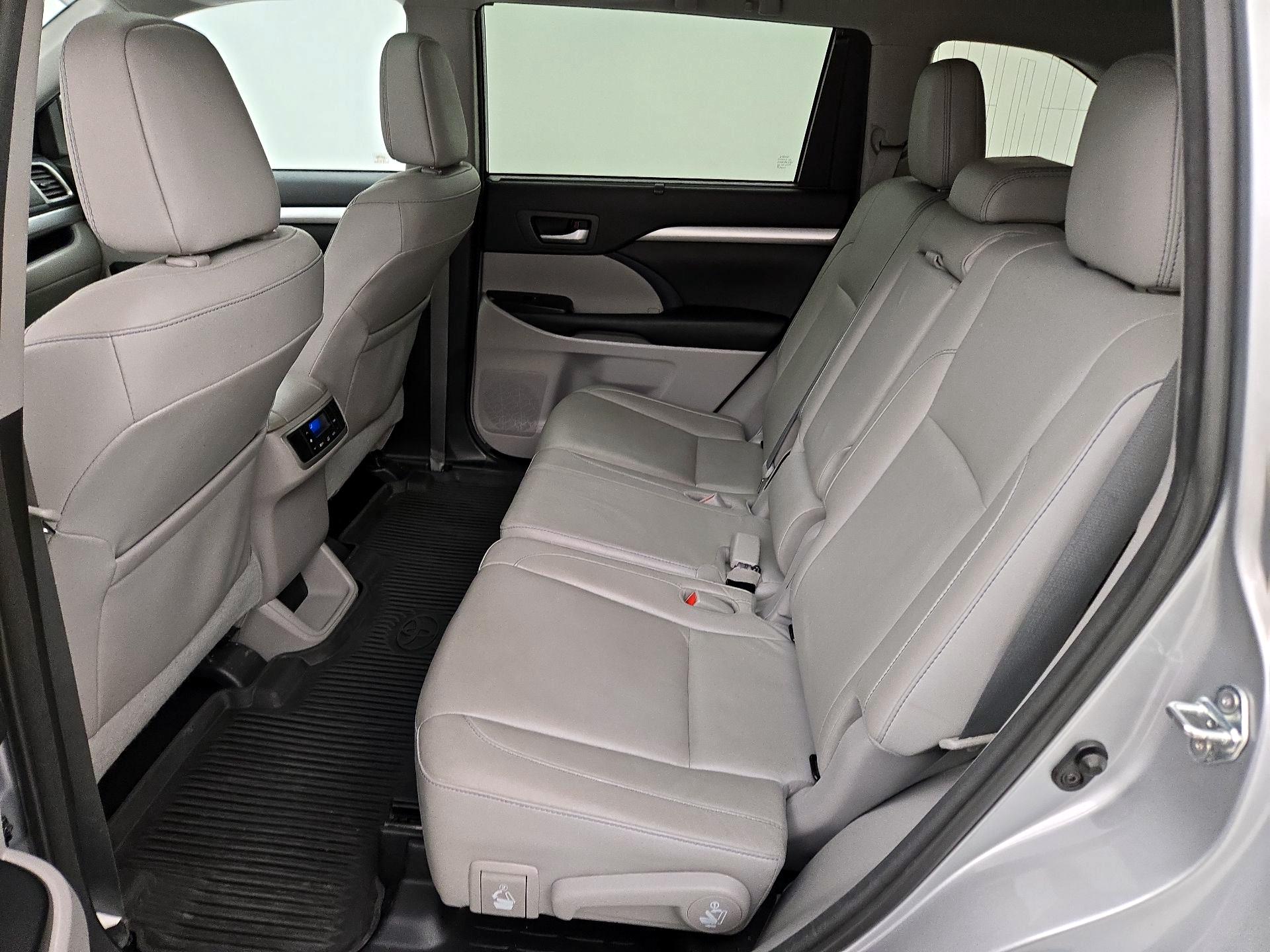 Thumbnail: 2017 Toyota Highlander - 20