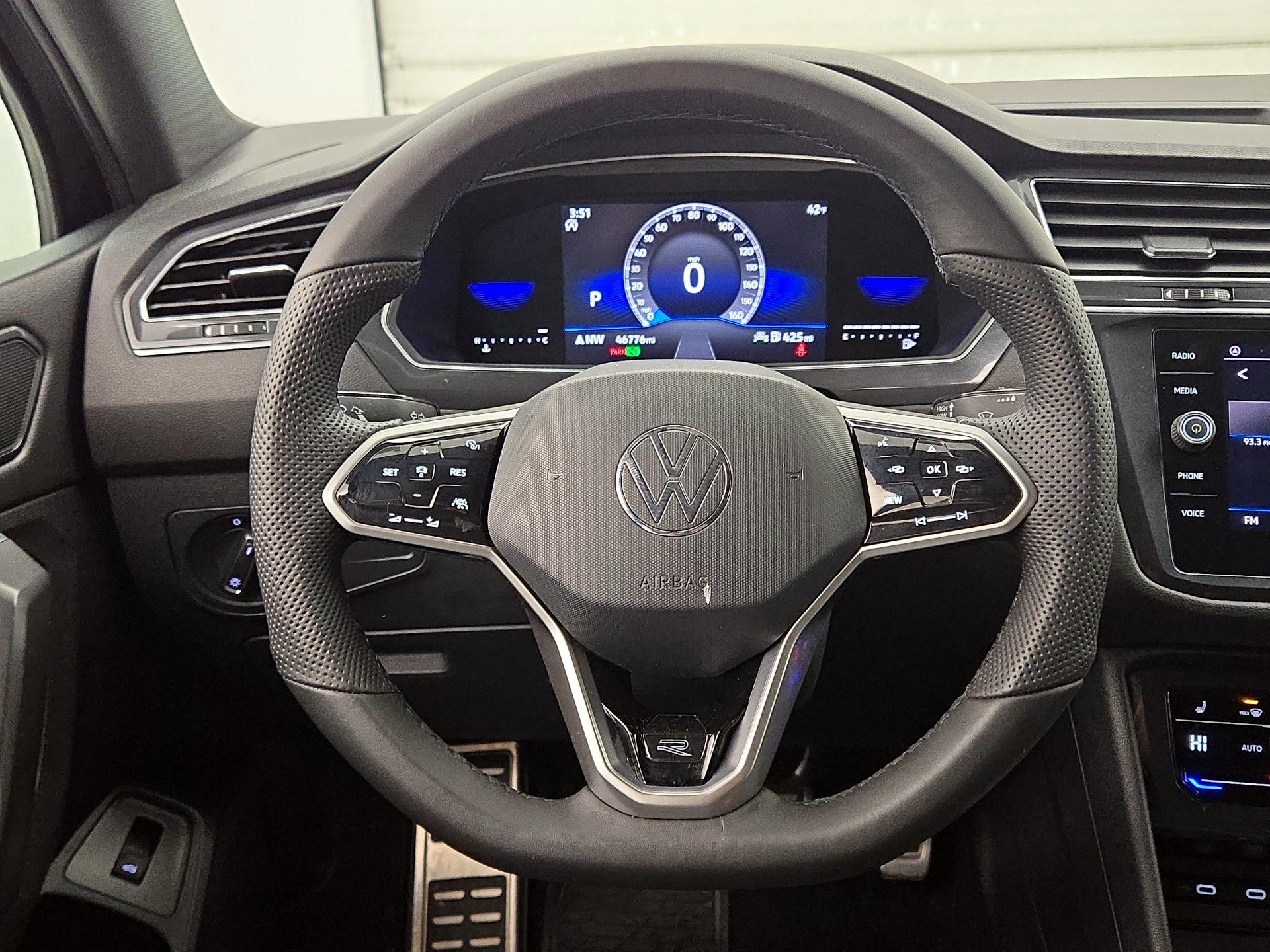 Thumbnail: 2022 Volkswagen Tiguan - 10