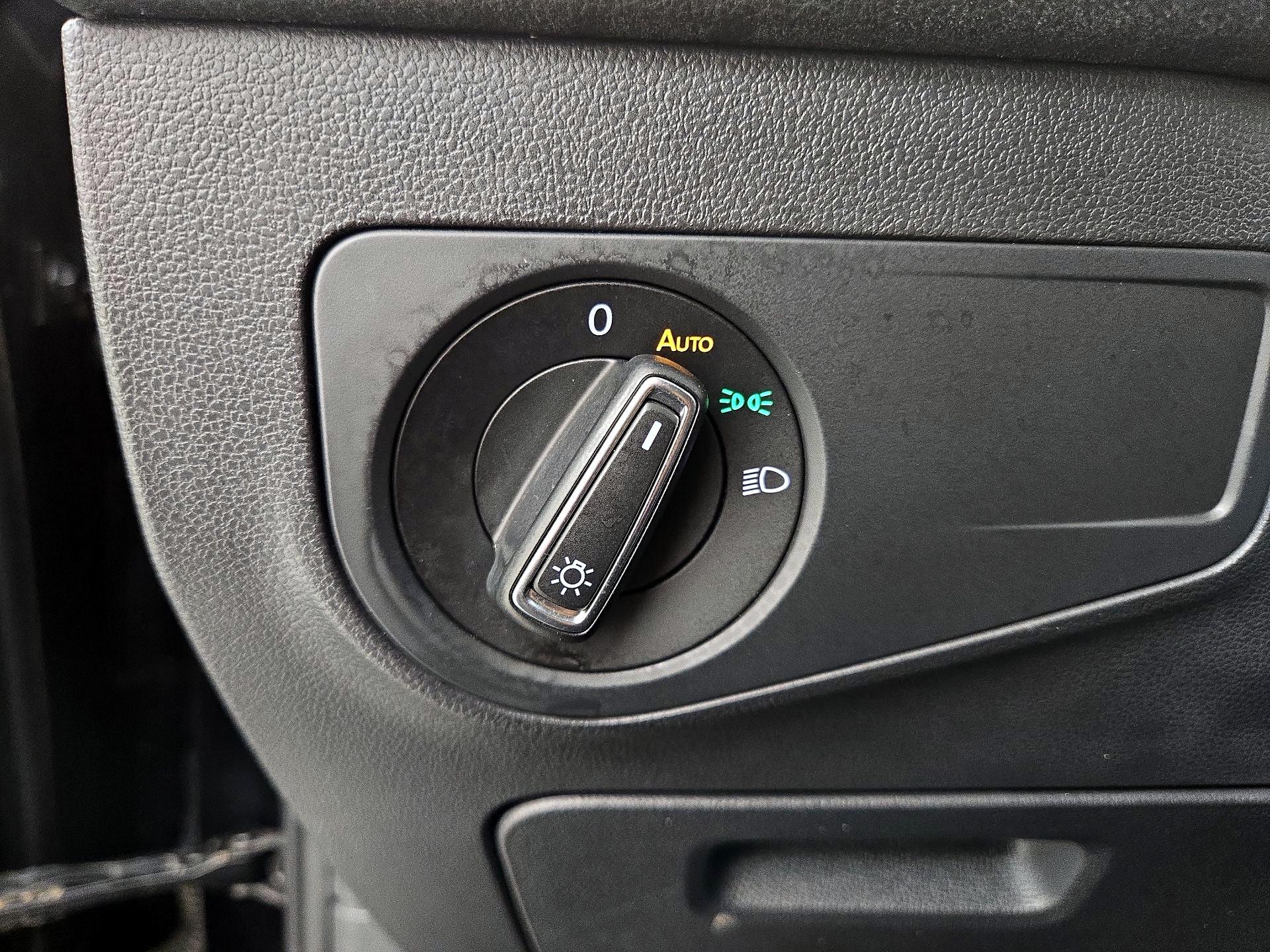 Thumbnail: 2022 Volkswagen Tiguan - 13