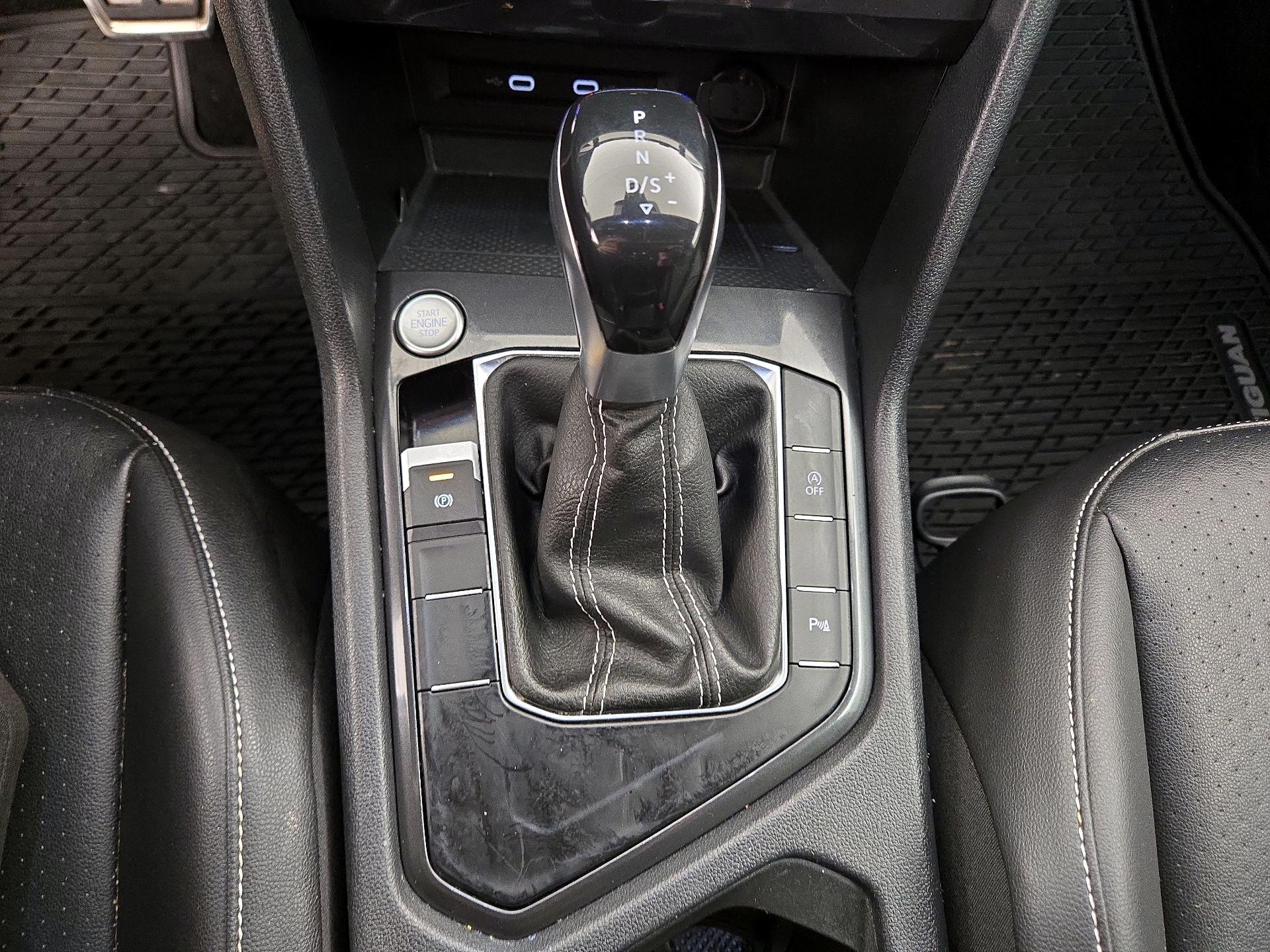 Thumbnail: 2022 Volkswagen Tiguan - 17