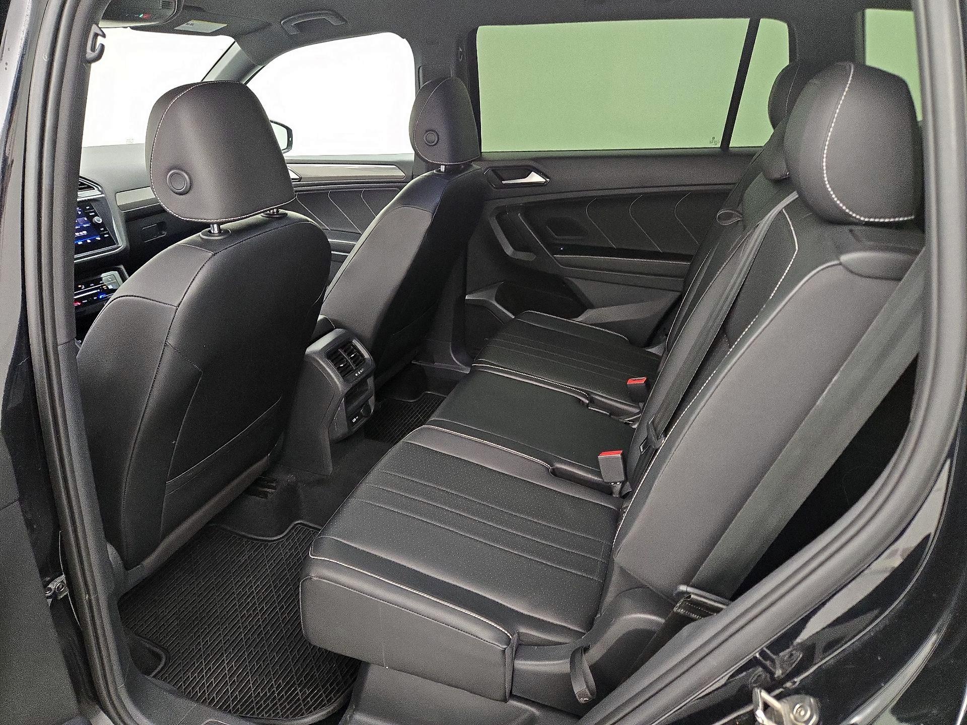 Thumbnail: 2022 Volkswagen Tiguan - 19