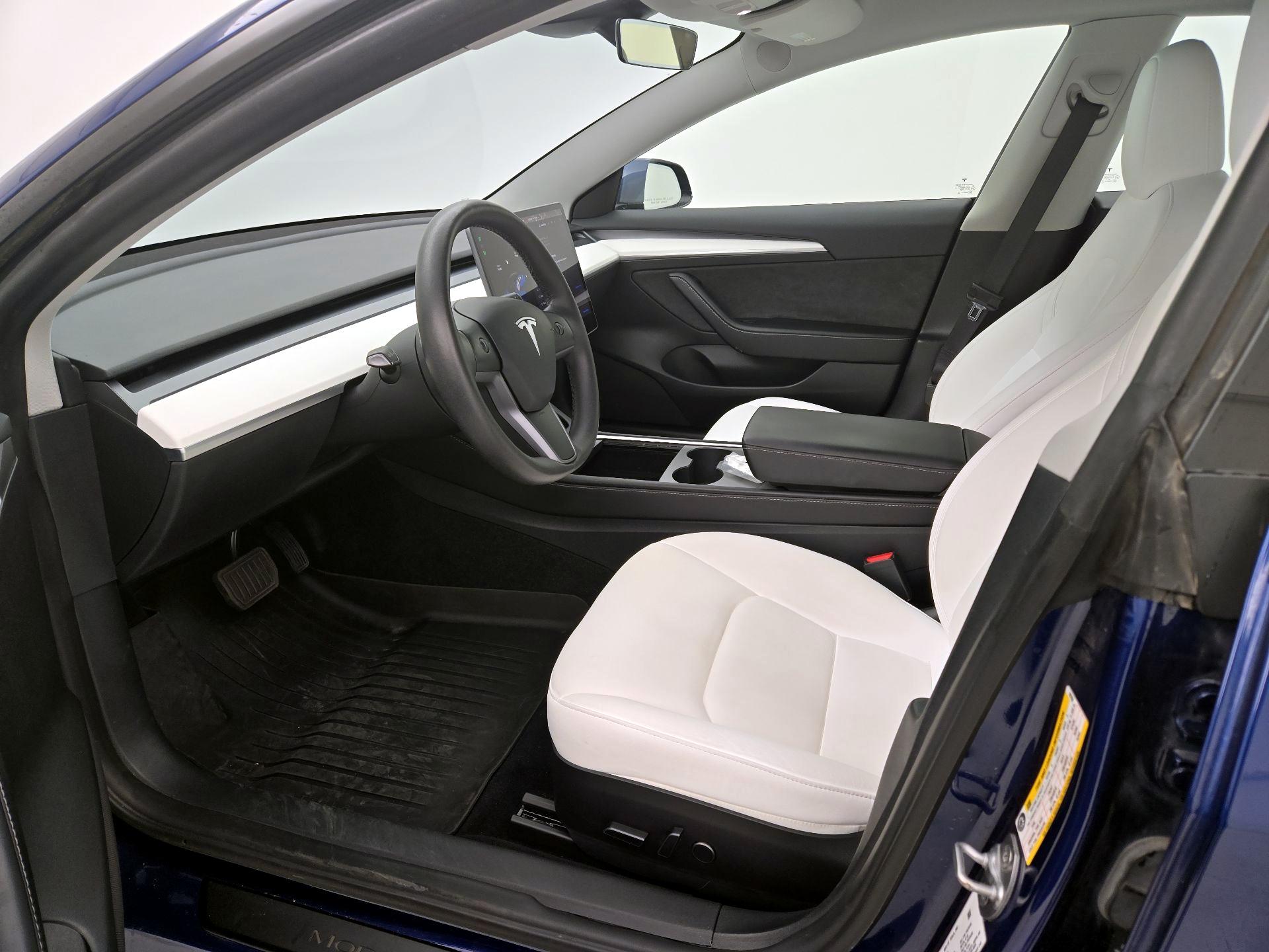 Thumbnail: 2023 Tesla Model 3 - 11