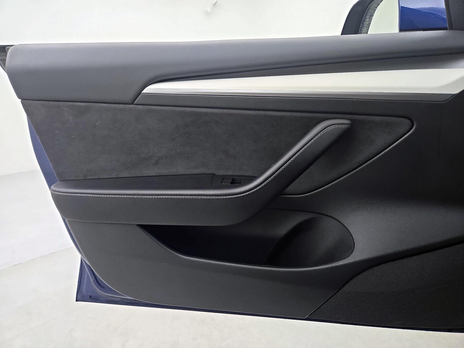 Thumbnail: 2023 Tesla Model 3 - 12