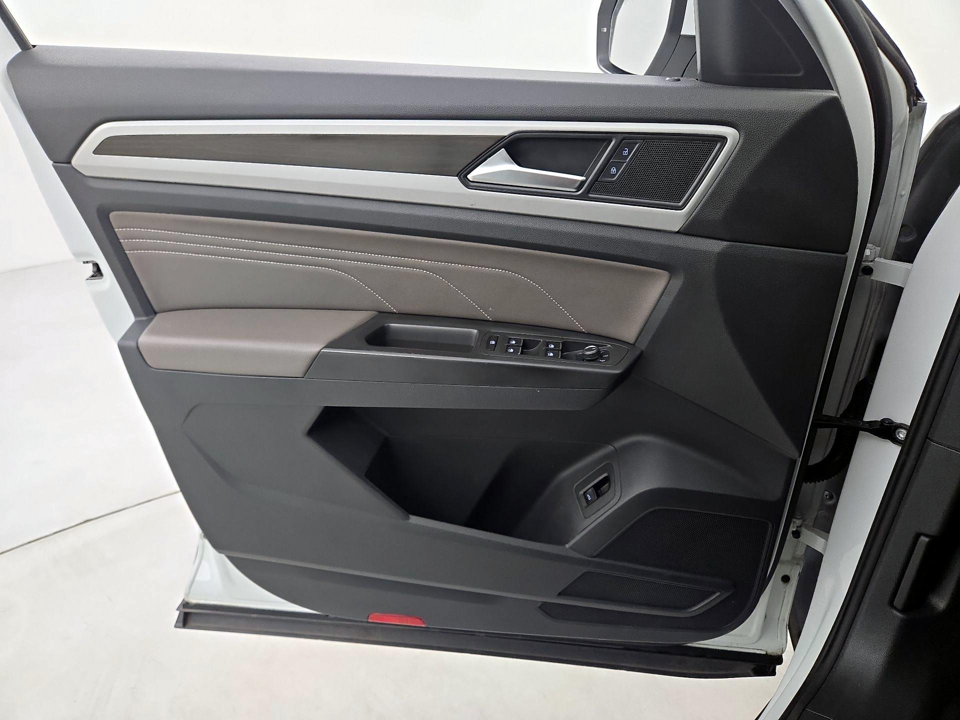 Thumbnail: 2022 Volkswagen Atlas - 12