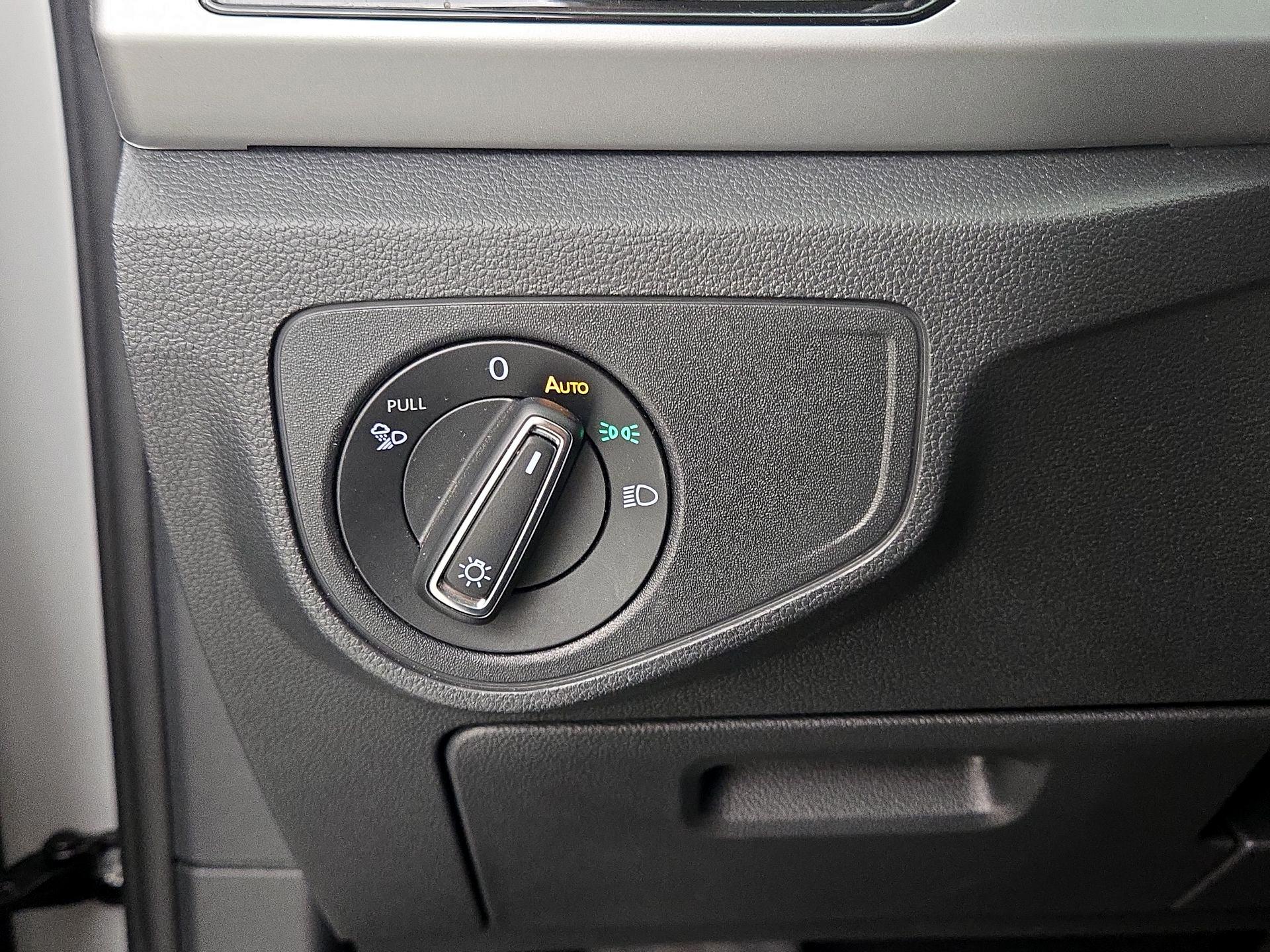 Thumbnail: 2022 Volkswagen Atlas - 13