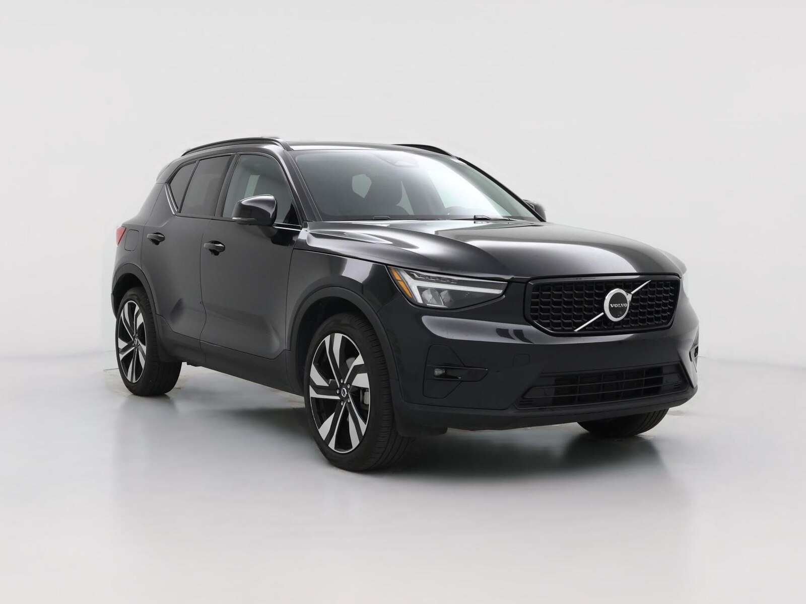 2025 Volvo XC40 Plus