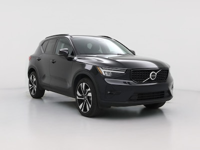 2025 Volvo XC40 B5 Plus Dark Theme