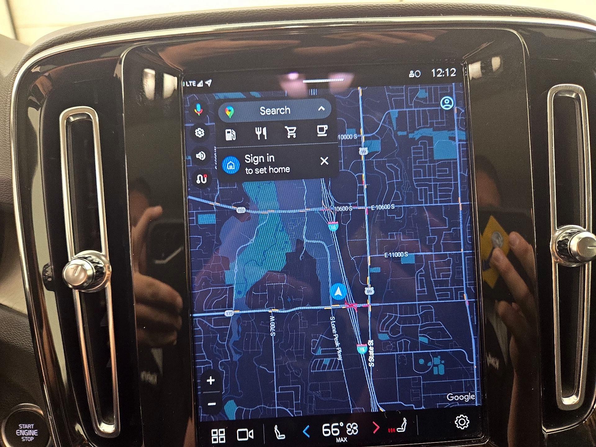 Thumbnail: 2025 Volvo XC40 - 14