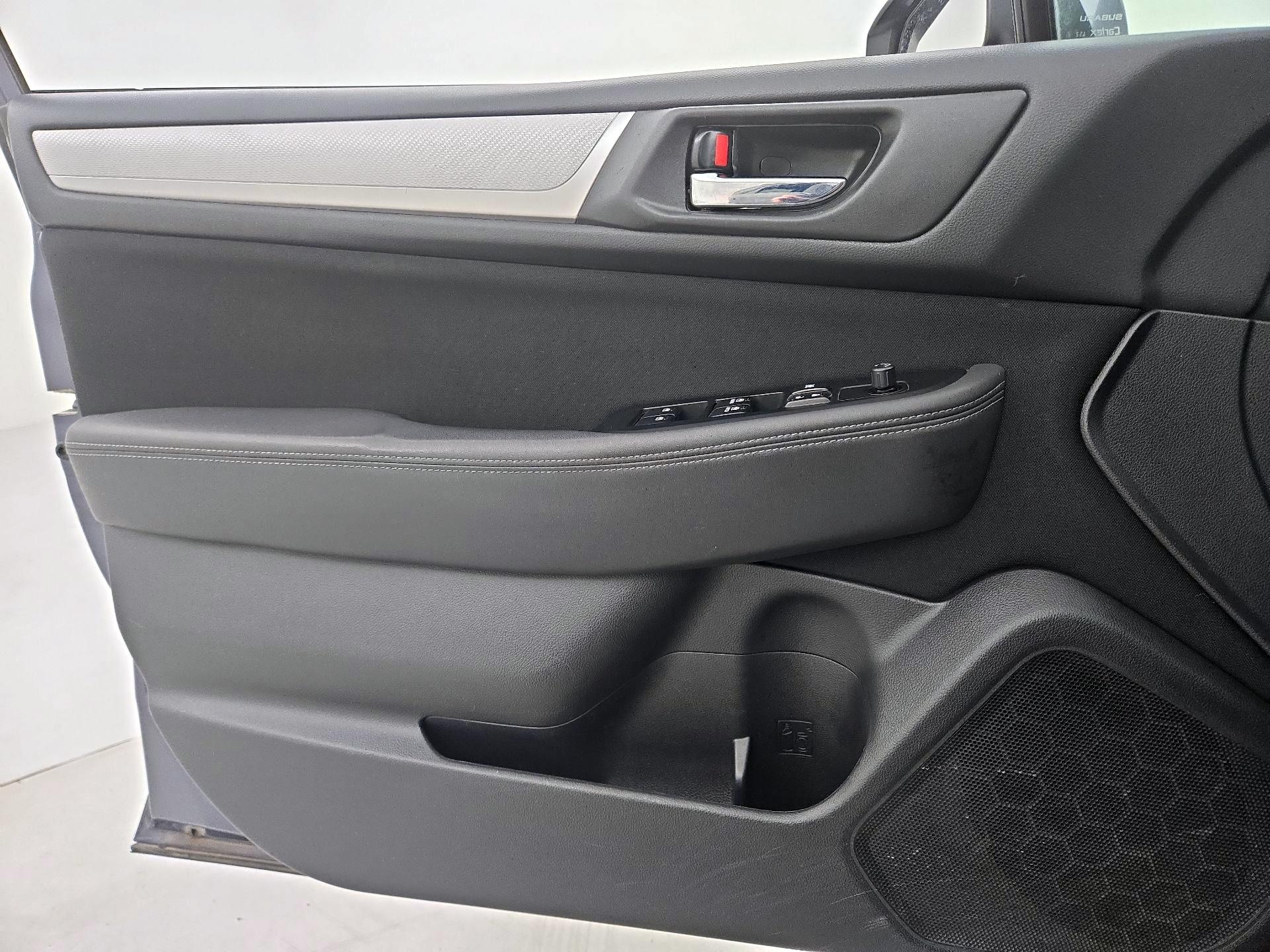 Thumbnail: 2015 Subaru Outback - 12