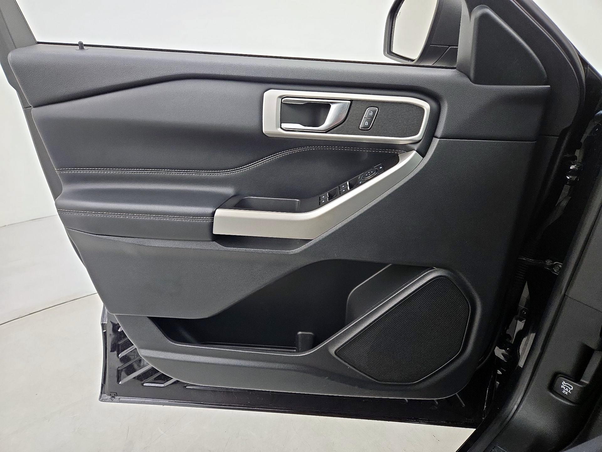 Thumbnail: 2022 Ford Explorer - 12