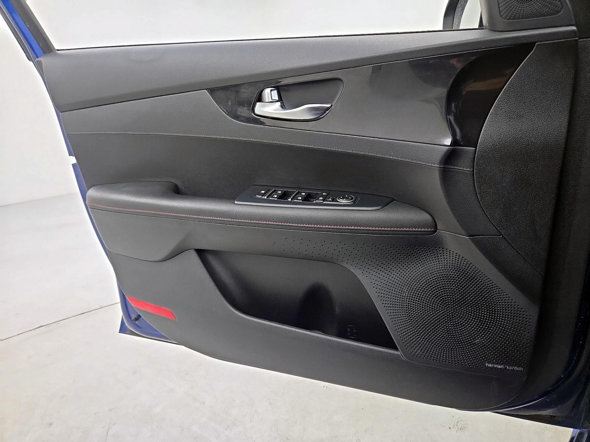 Thumbnail: 2020 Kia Forte - 12