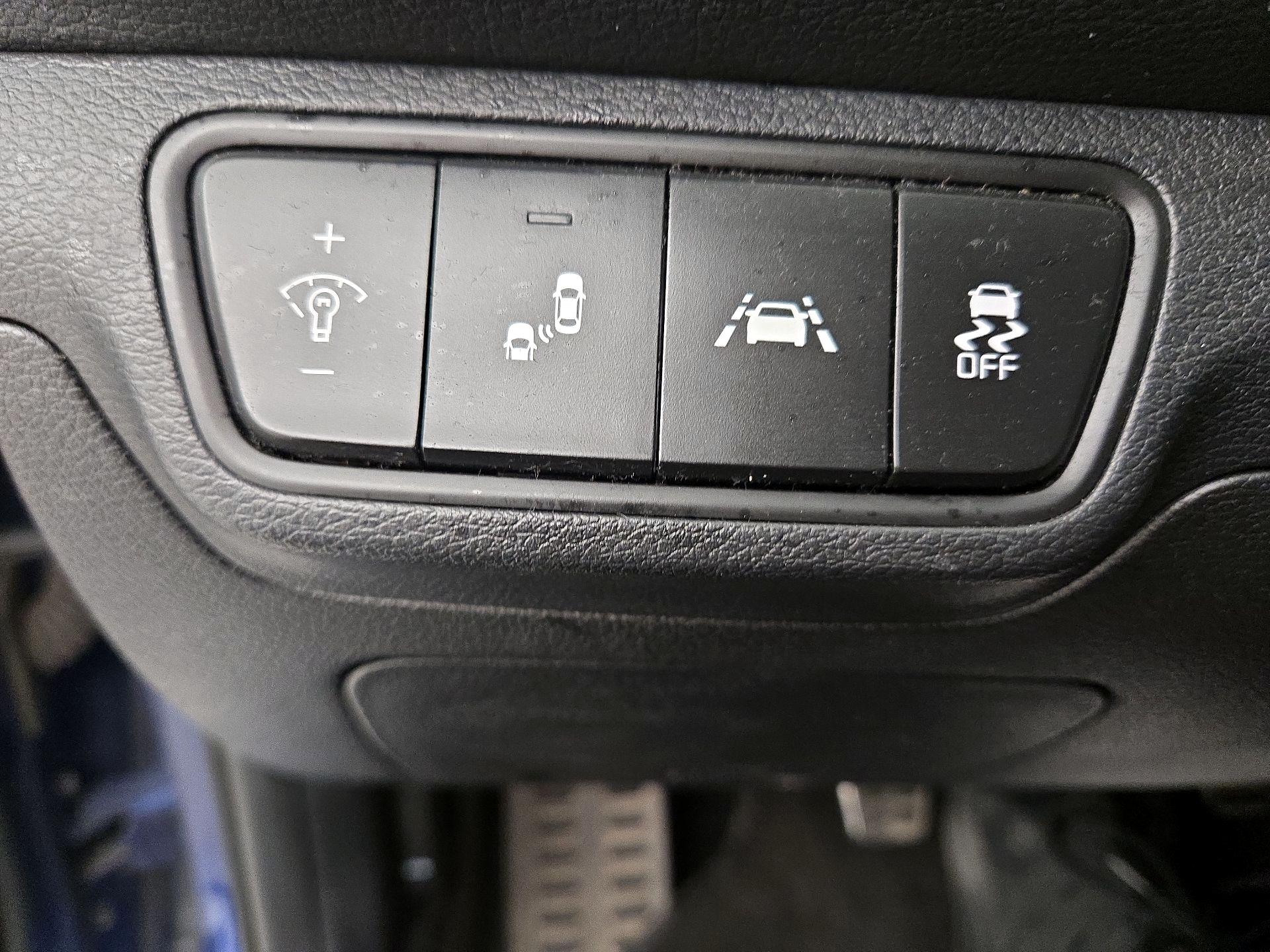 Thumbnail: 2020 Kia Forte - 13