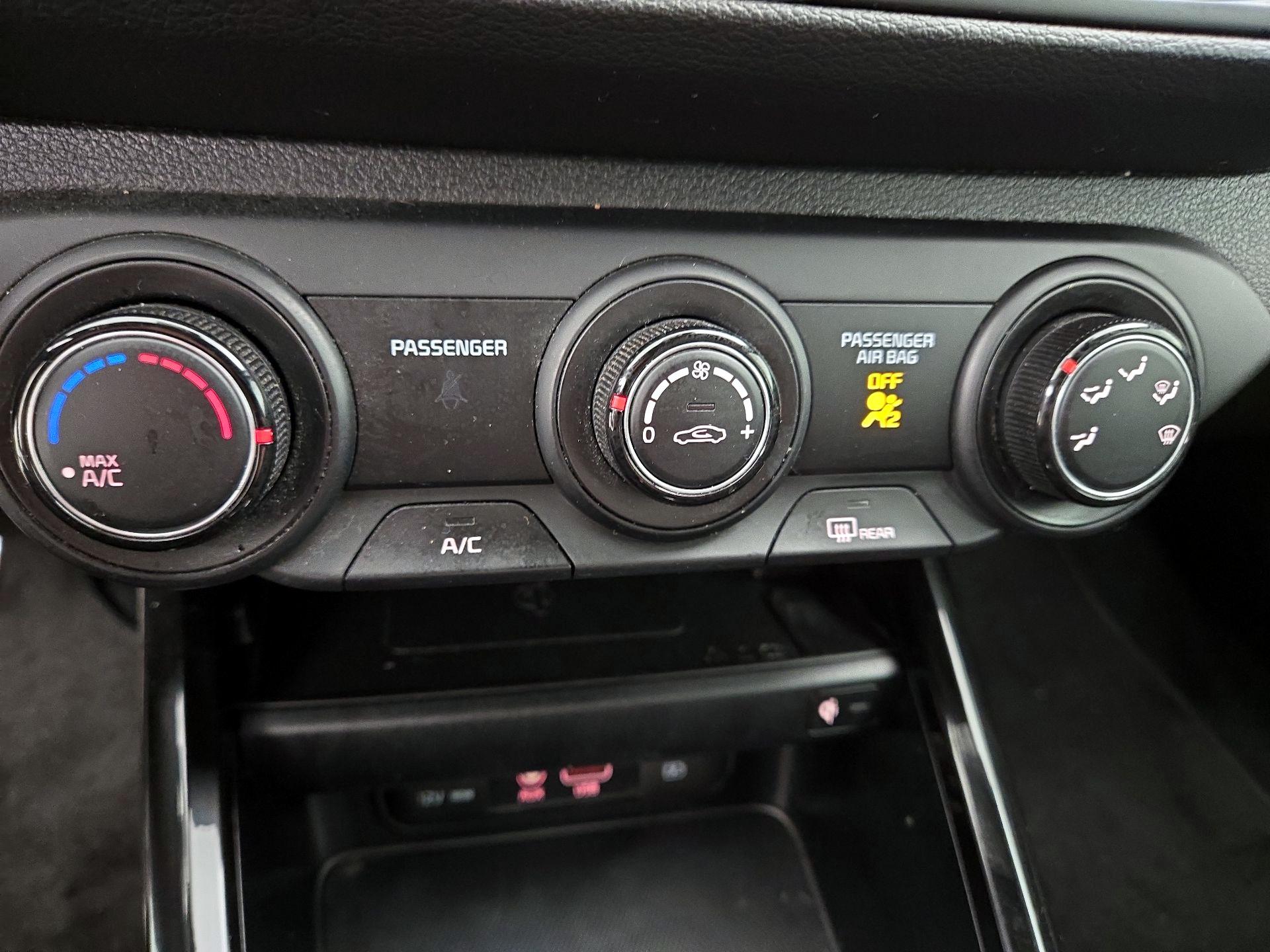 Thumbnail: 2020 Kia Forte - 16