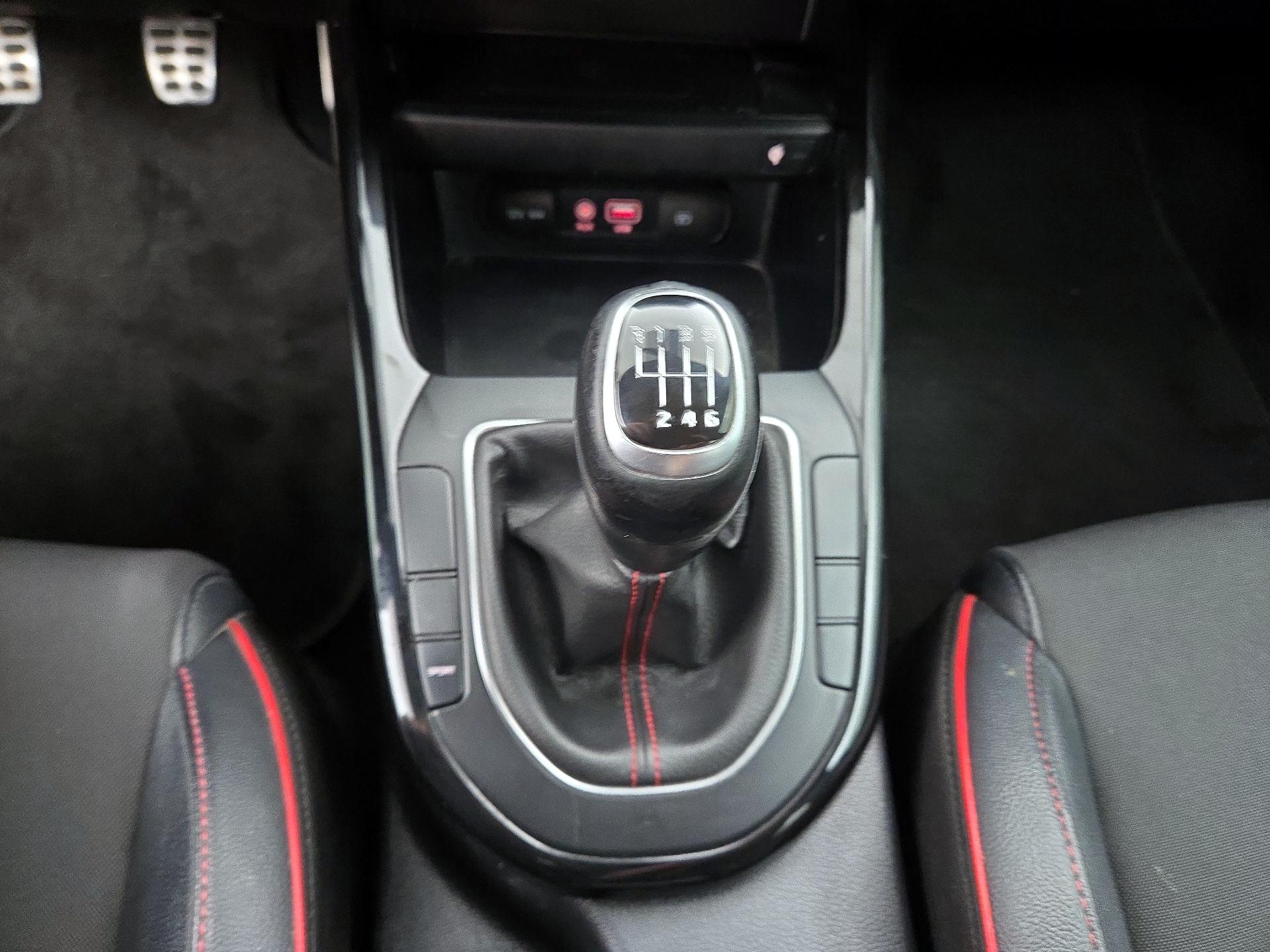 Thumbnail: 2020 Kia Forte - 17