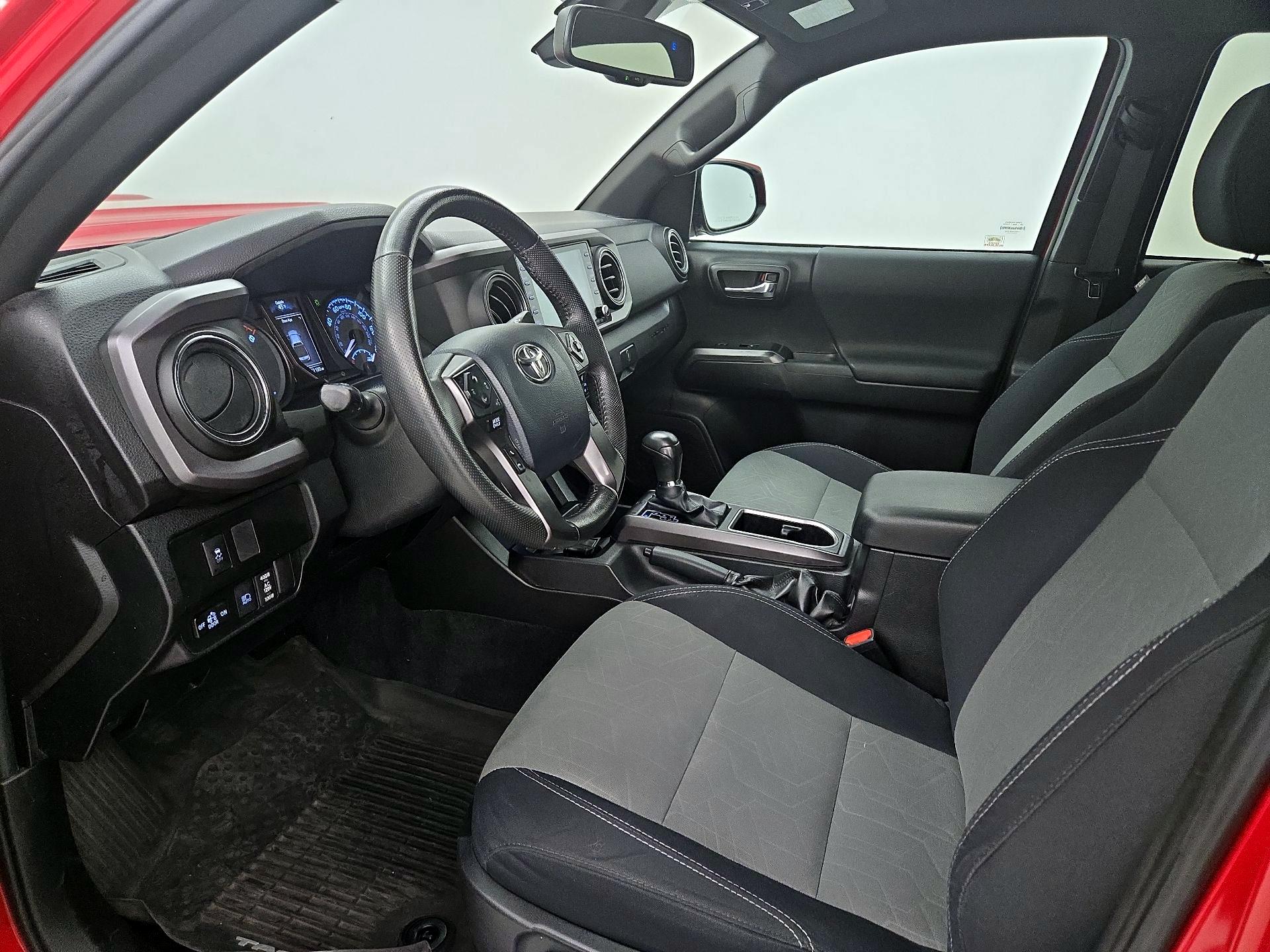 Thumbnail: 2020 Toyota Tacoma - 11