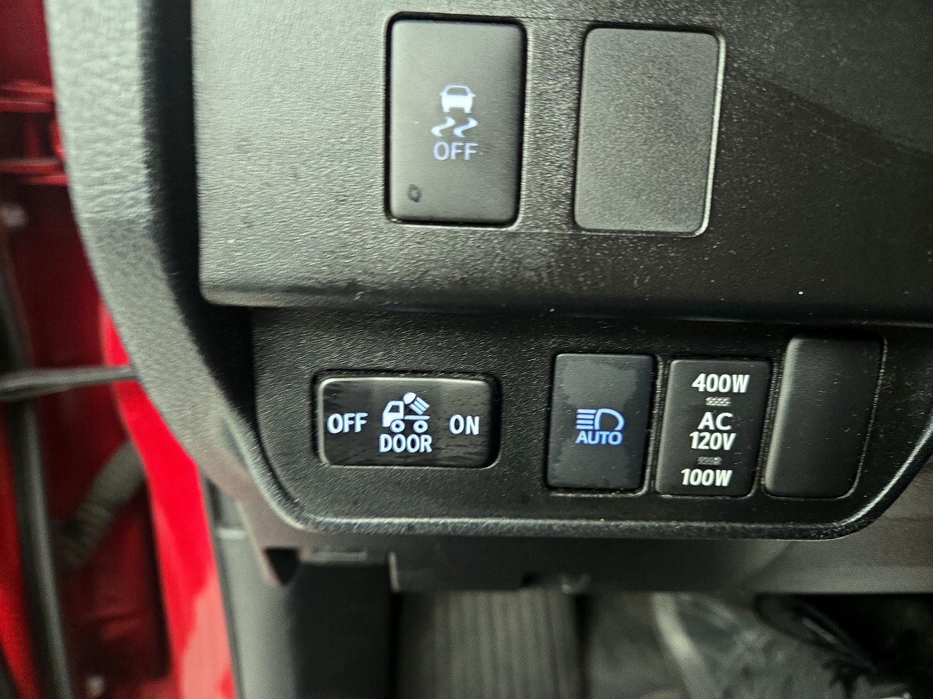 Thumbnail: 2020 Toyota Tacoma - 13