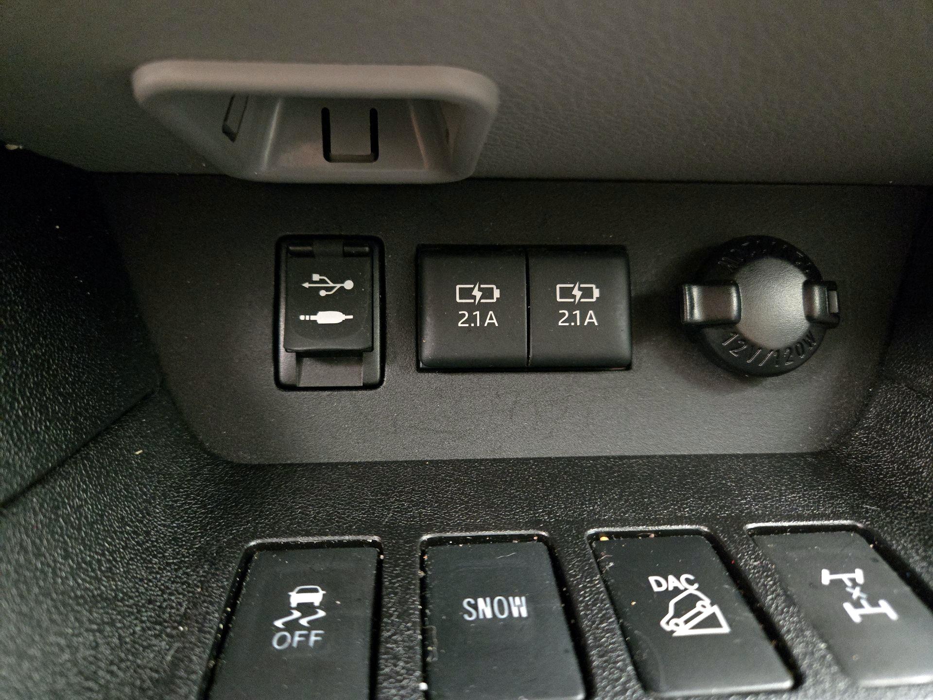 Thumbnail: 2017 Toyota Highlander - 18