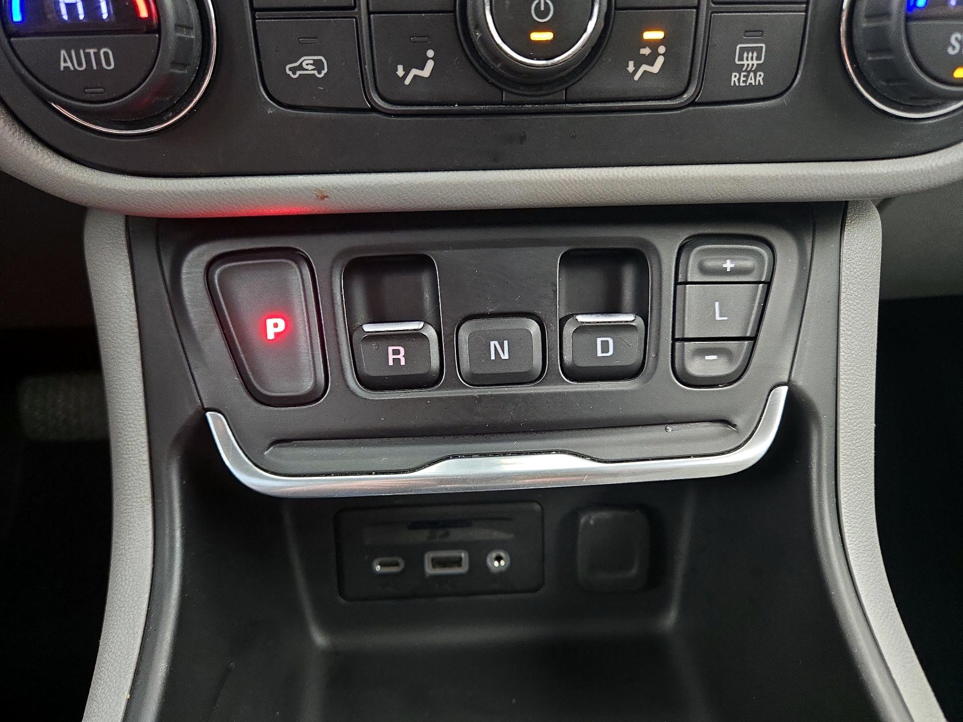 Thumbnail: 2020 GMC Terrain - 17