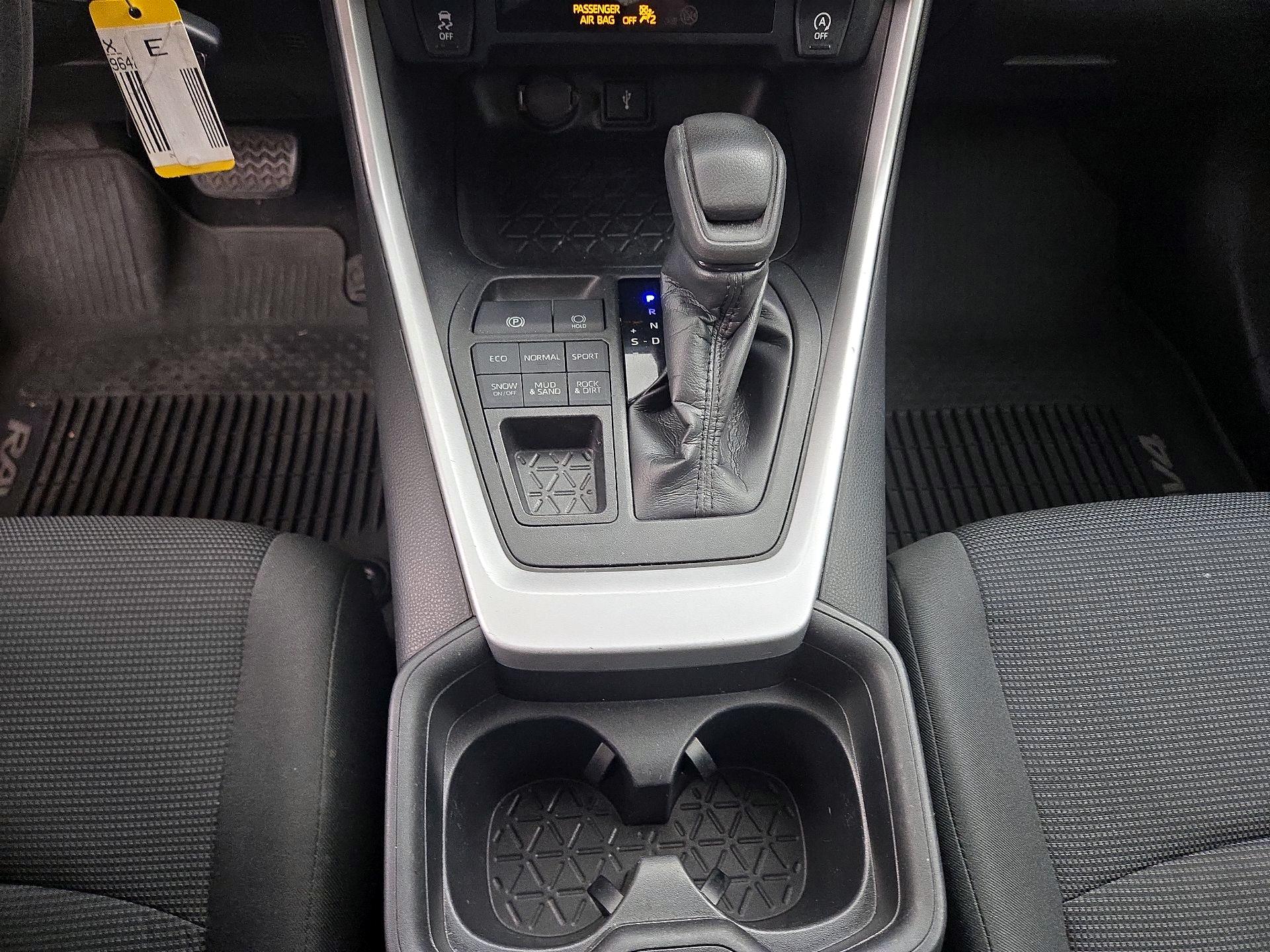 Thumbnail: 2020 Toyota RAV4 - 17