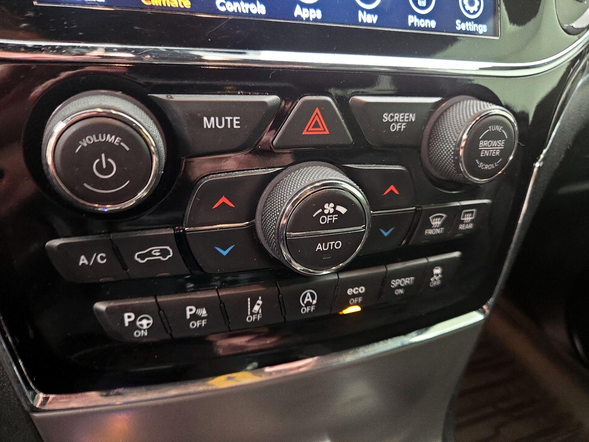 Thumbnail: 2020 Jeep Grand Cherokee - 17