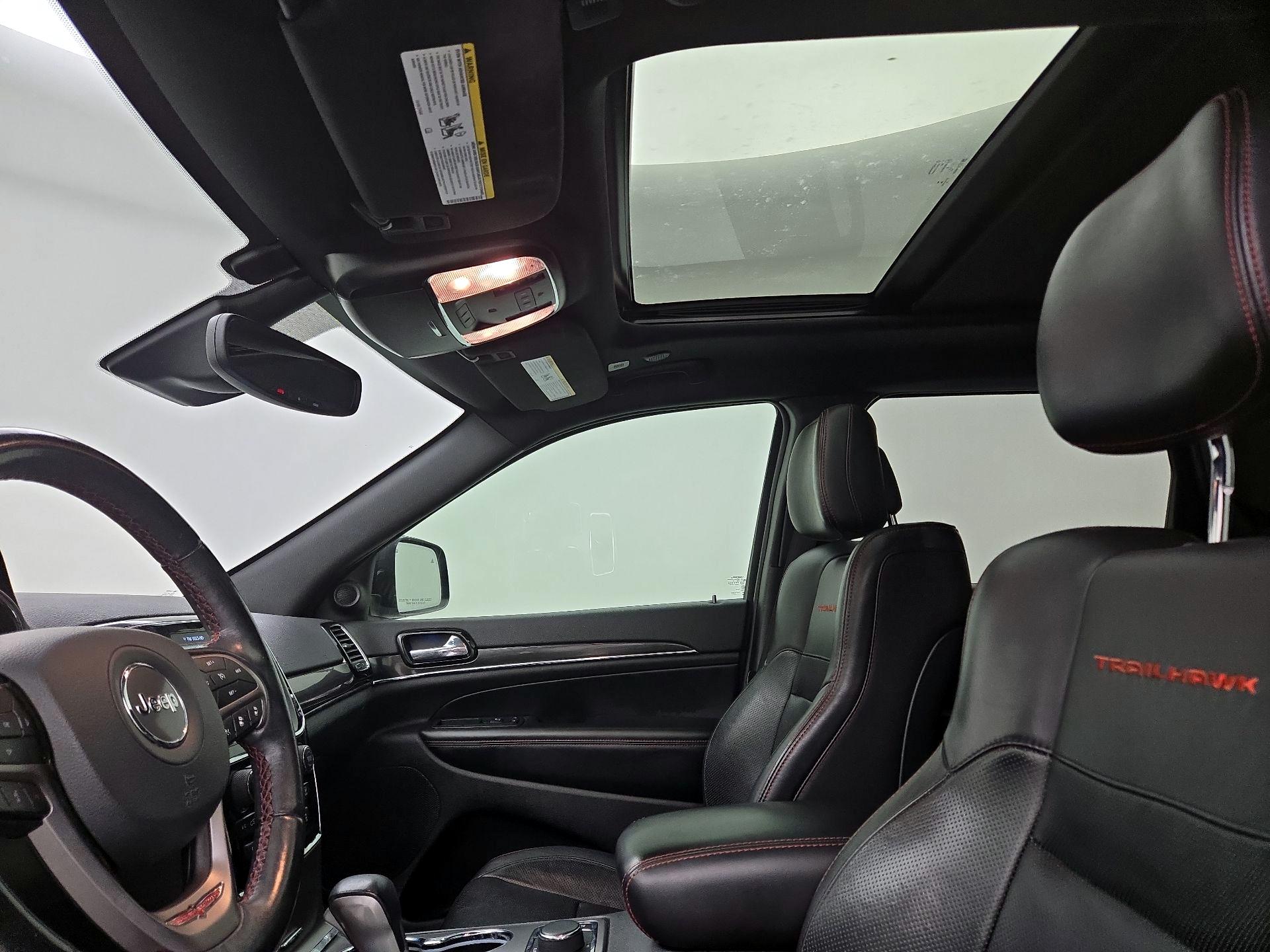 Thumbnail: 2020 Jeep Grand Cherokee - 20