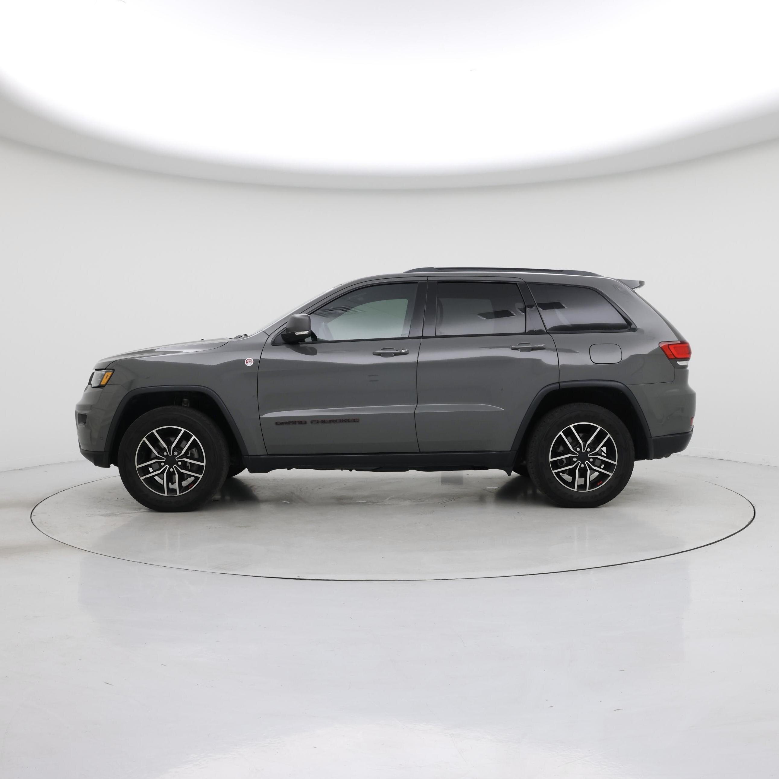 Thumbnail: 2020 Jeep Grand Cherokee - 3