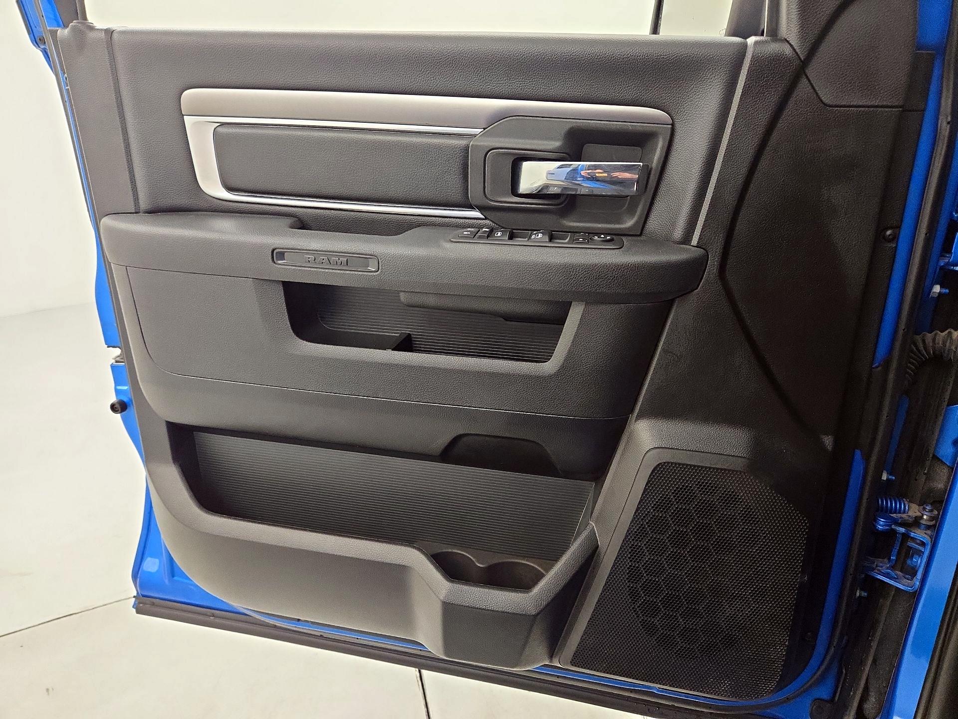 Thumbnail: 2021 RAM 1500 Classic - 12