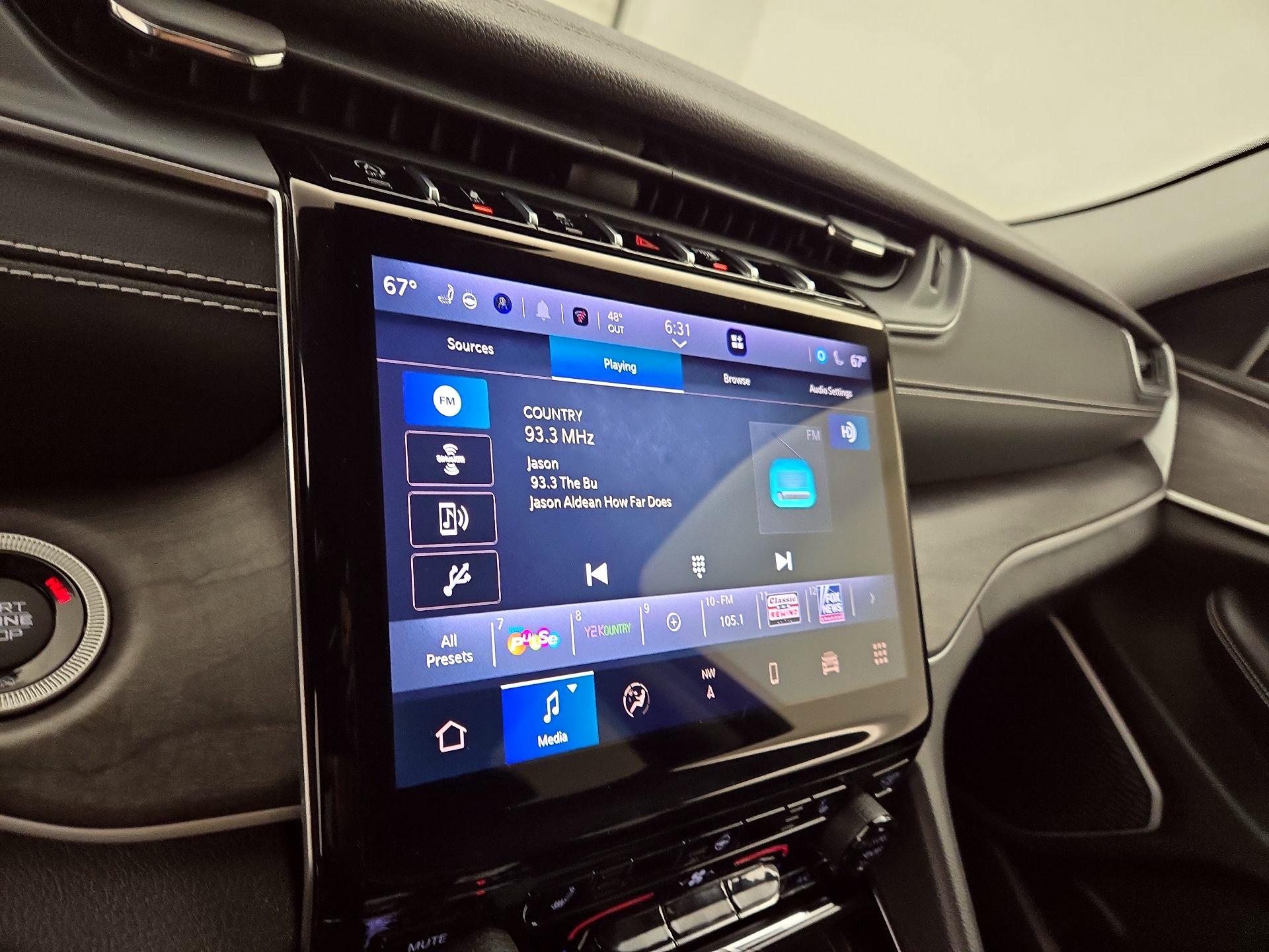 Thumbnail: 2023 Jeep Grand Cherokee - 16