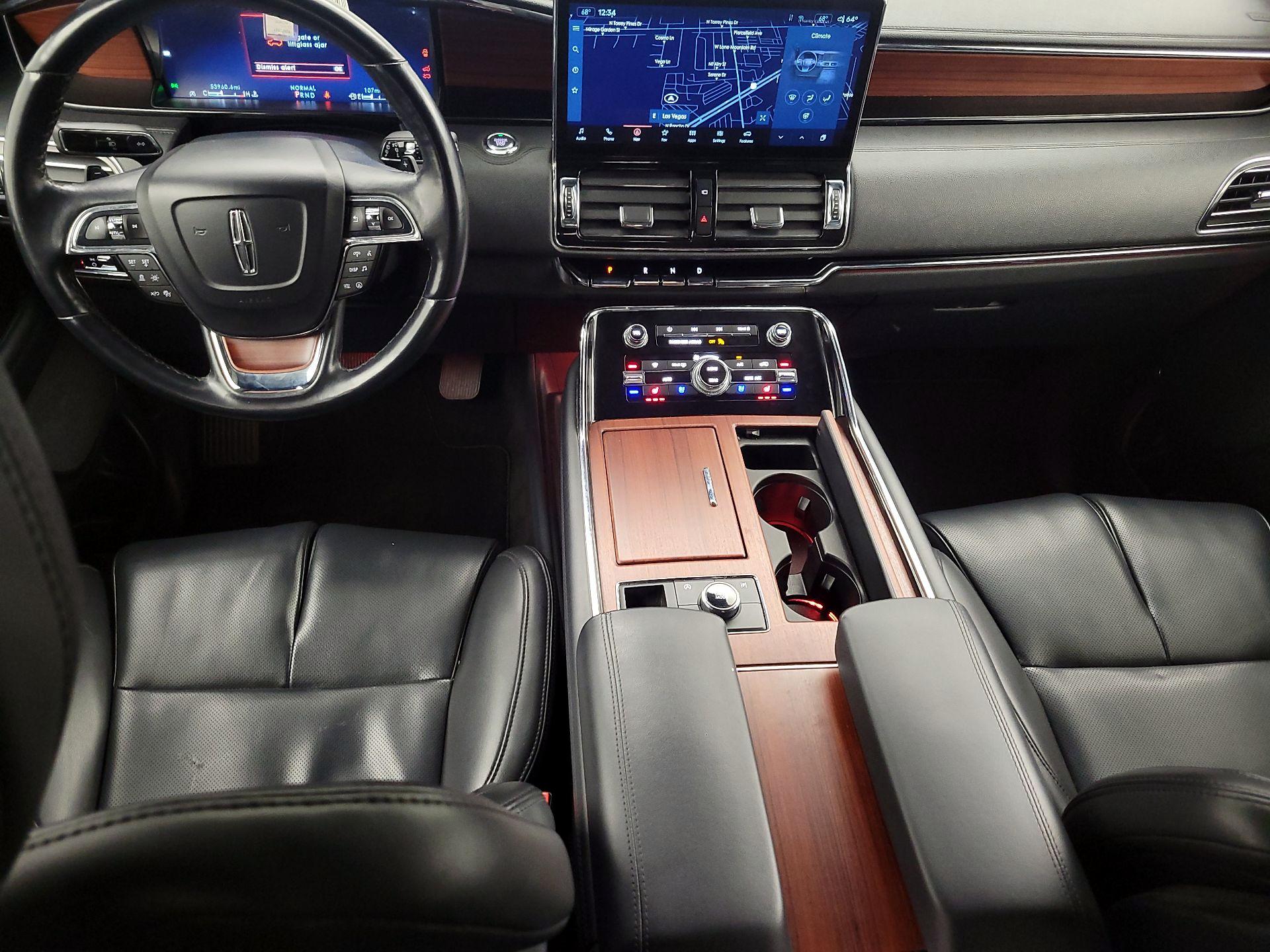 Thumbnail: 2023 Lincoln Navigator - 9