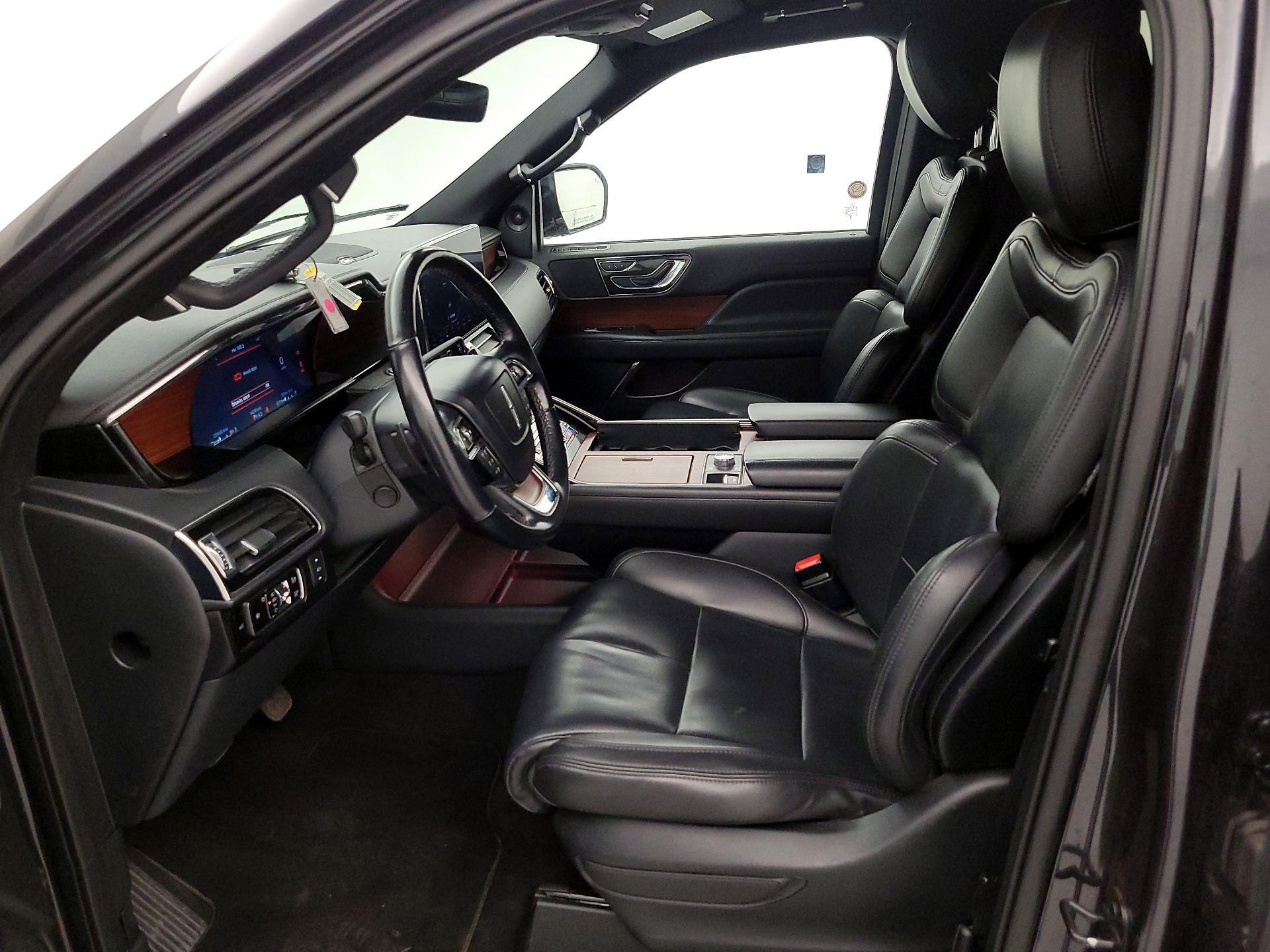 Thumbnail: 2023 Lincoln Navigator - 11