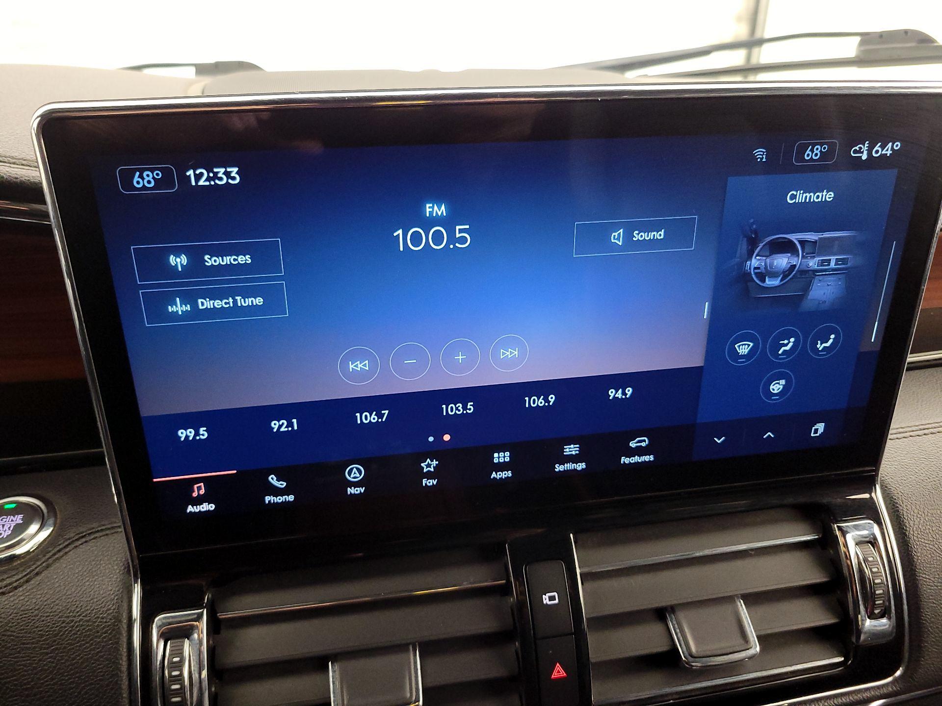 Thumbnail: 2023 Lincoln Navigator - 16