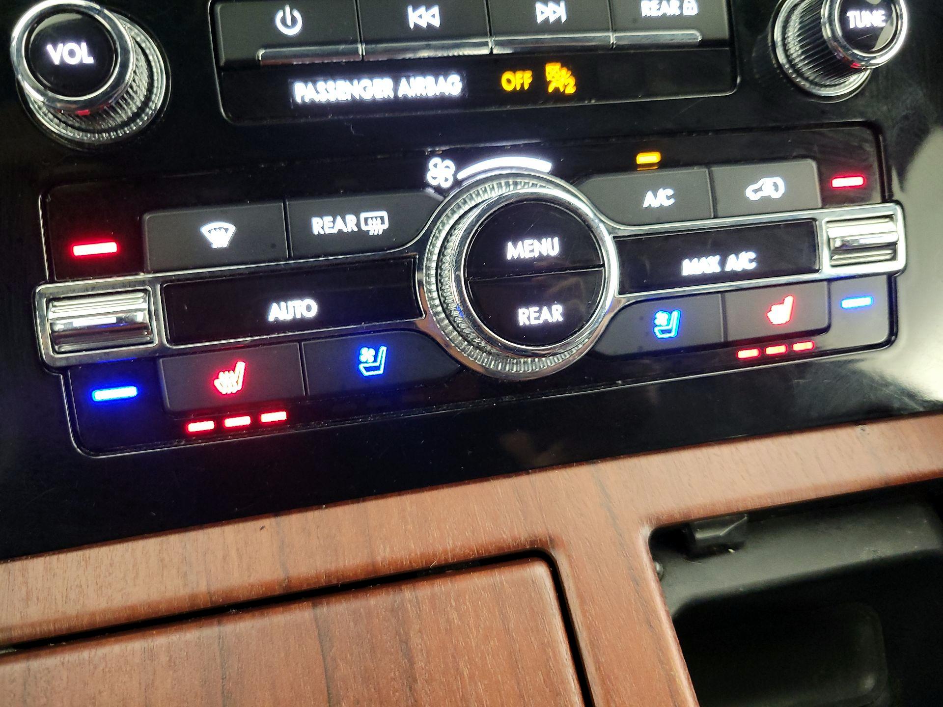 Thumbnail: 2023 Lincoln Navigator - 17