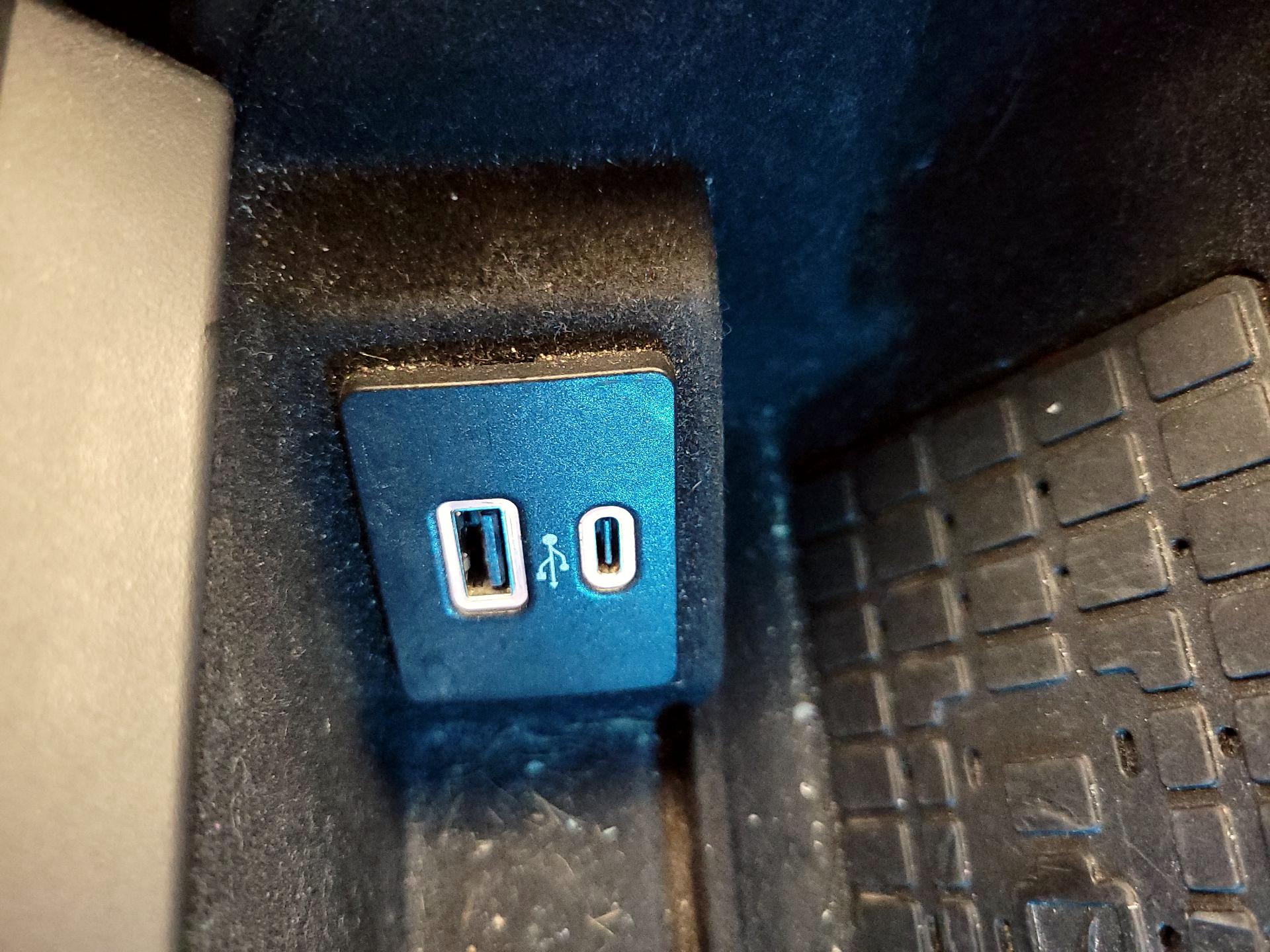 Thumbnail: 2023 Lincoln Navigator - 19