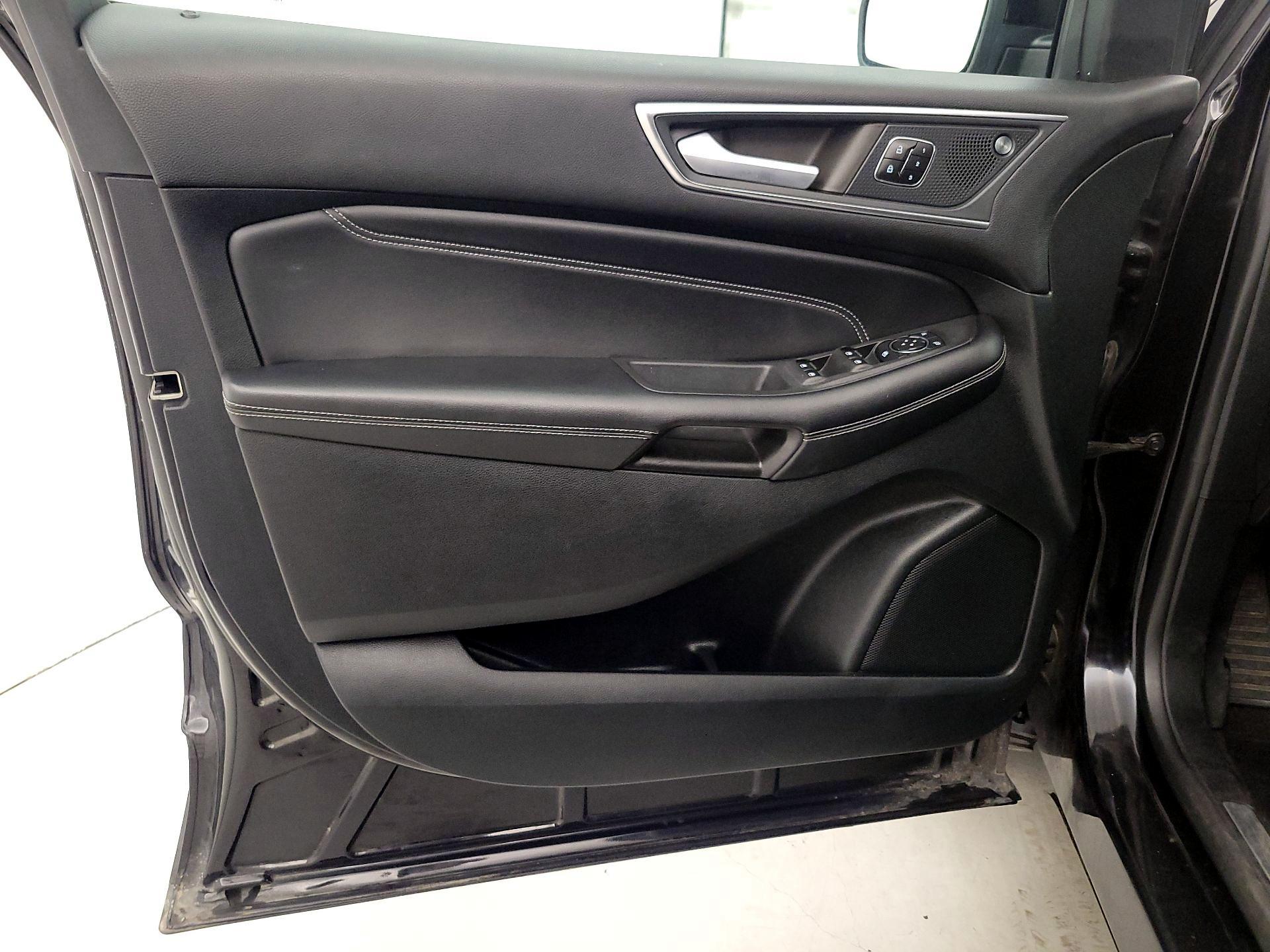 Thumbnail: 2023 Ford Edge - 12