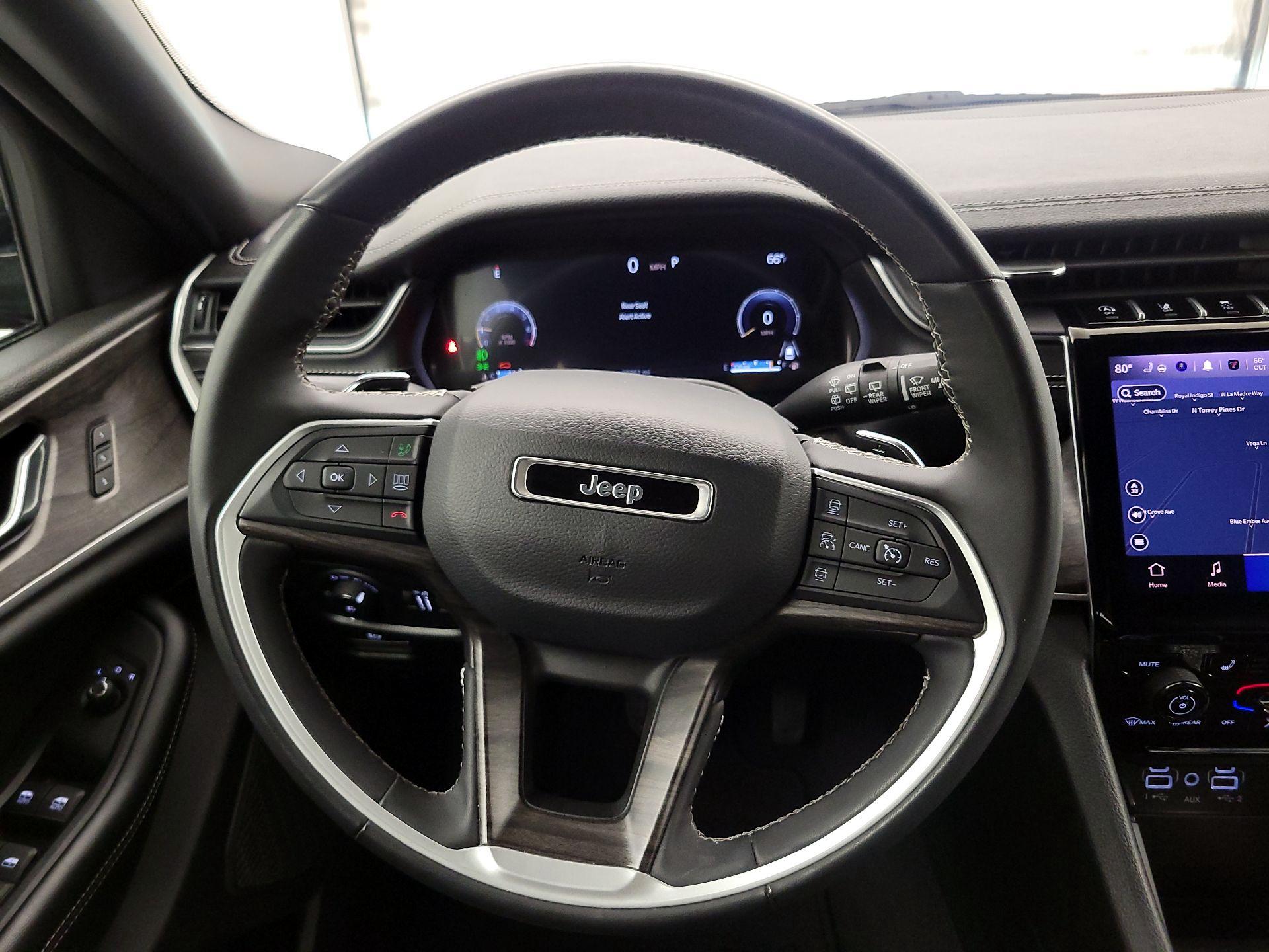 Thumbnail: 2024 Jeep Grand Cherokee - 10