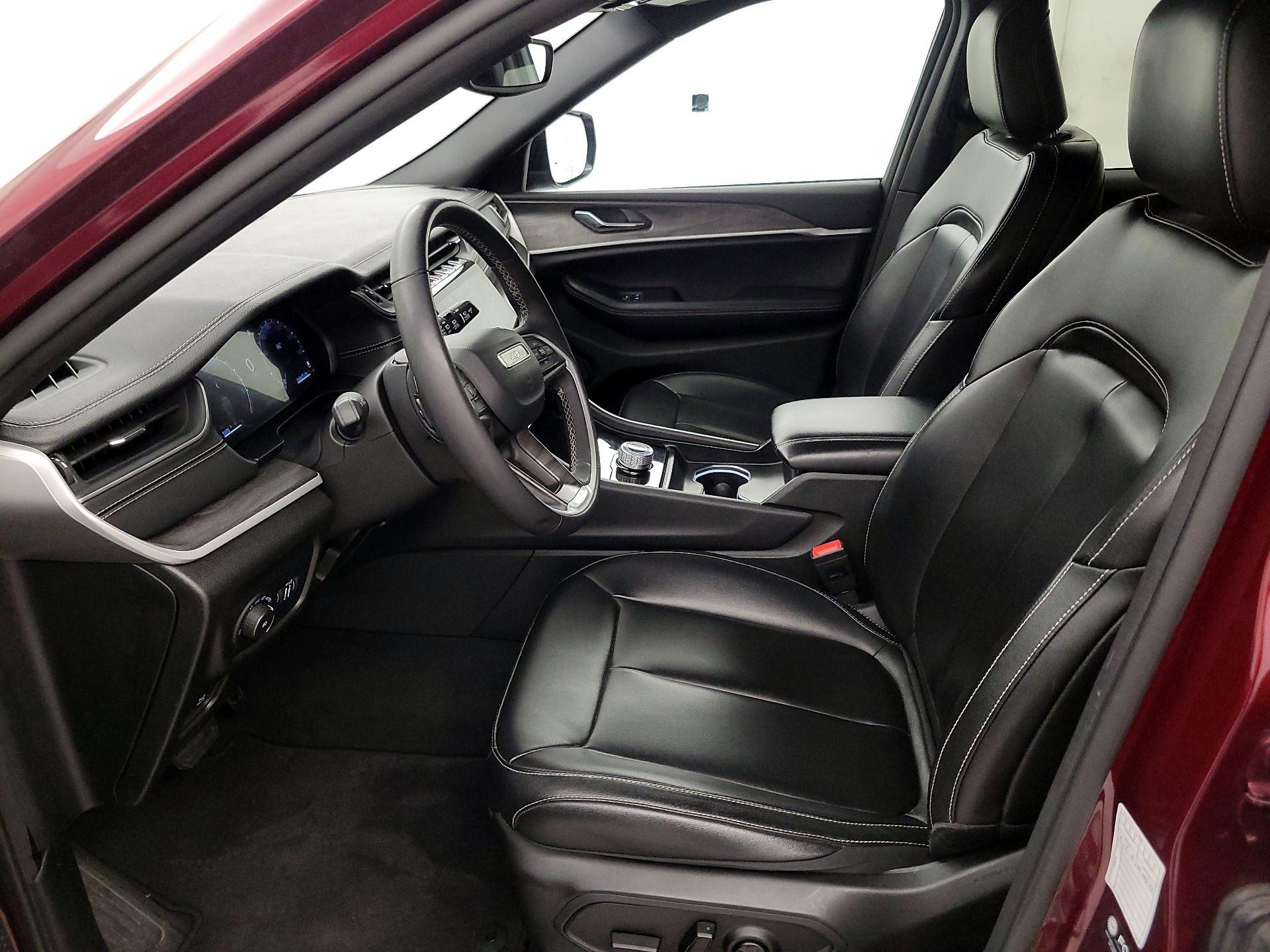 Thumbnail: 2024 Jeep Grand Cherokee - 11