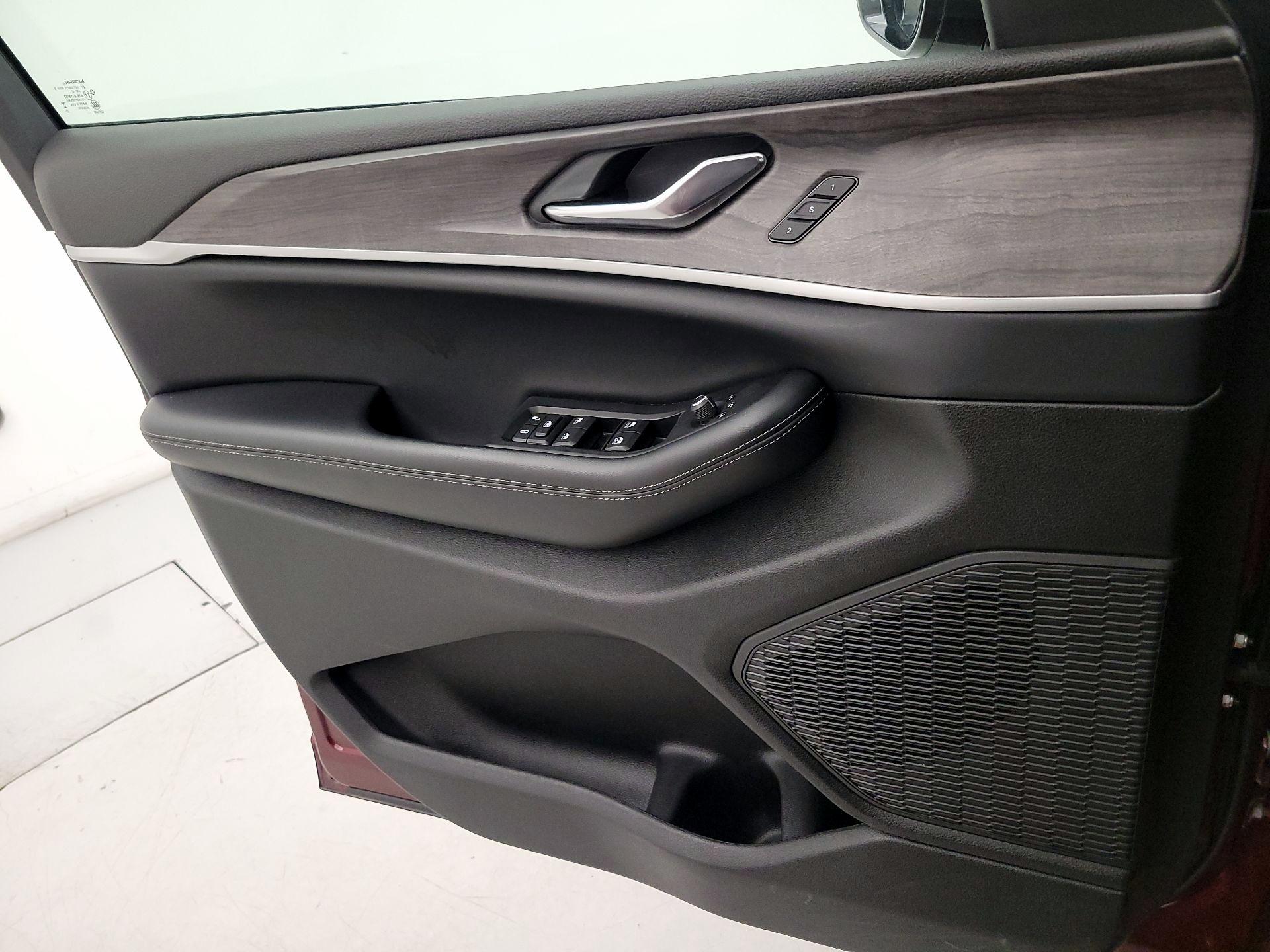 Thumbnail: 2024 Jeep Grand Cherokee - 12