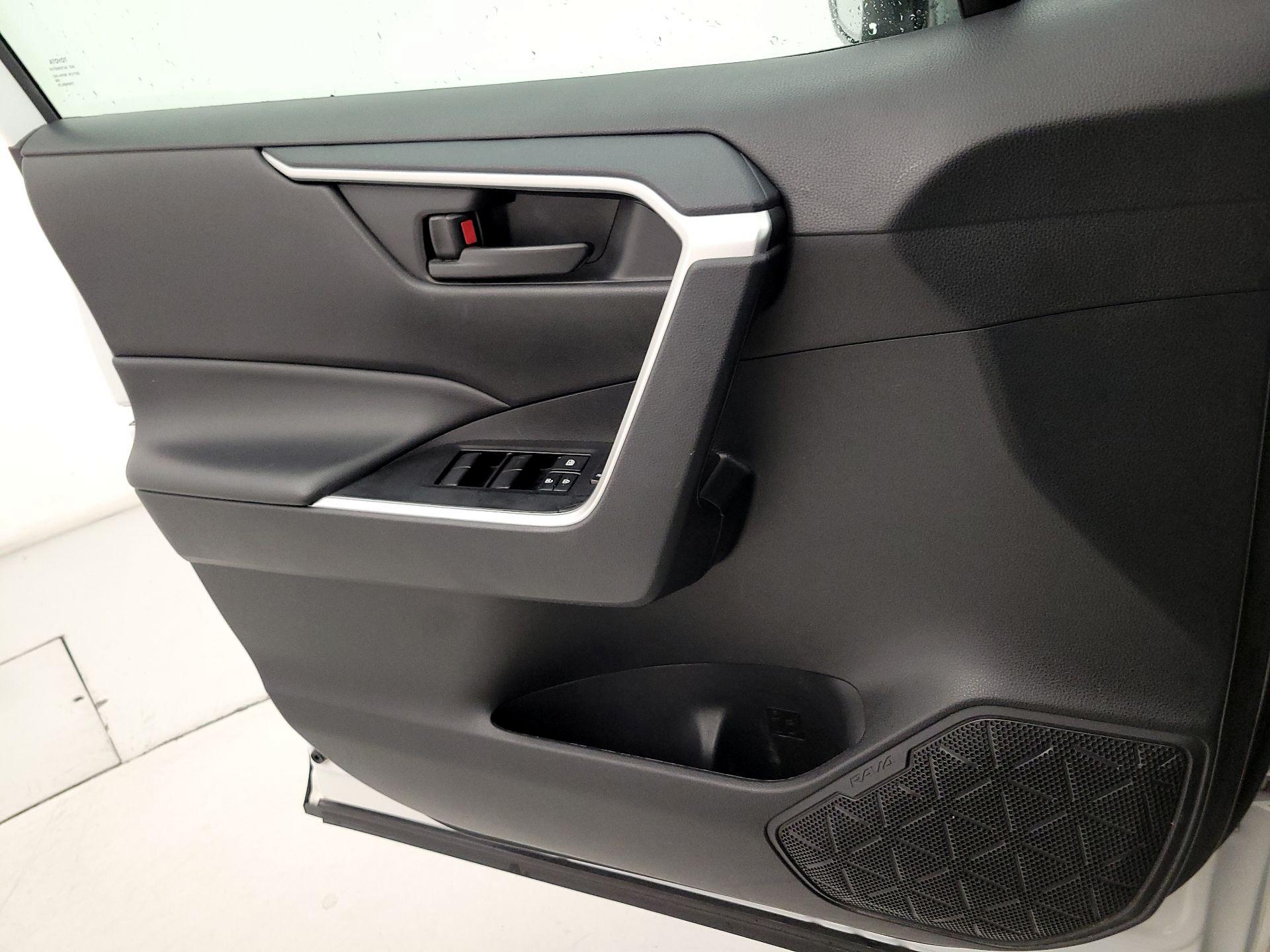 Thumbnail: 2024 Toyota RAV4 - 12