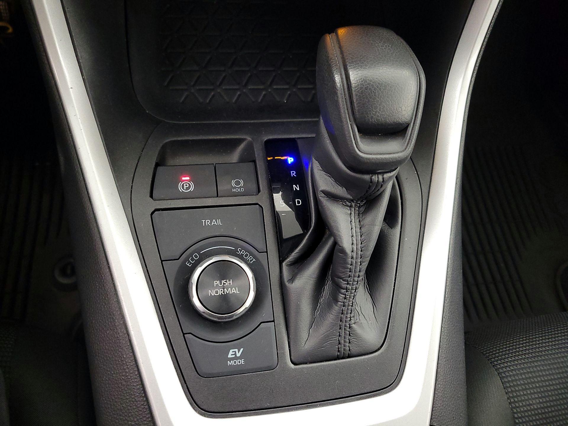 Thumbnail: 2024 Toyota RAV4 - 17