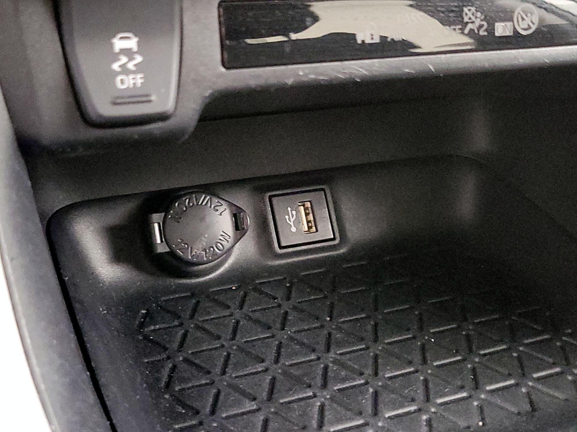 Thumbnail: 2024 Toyota RAV4 - 18