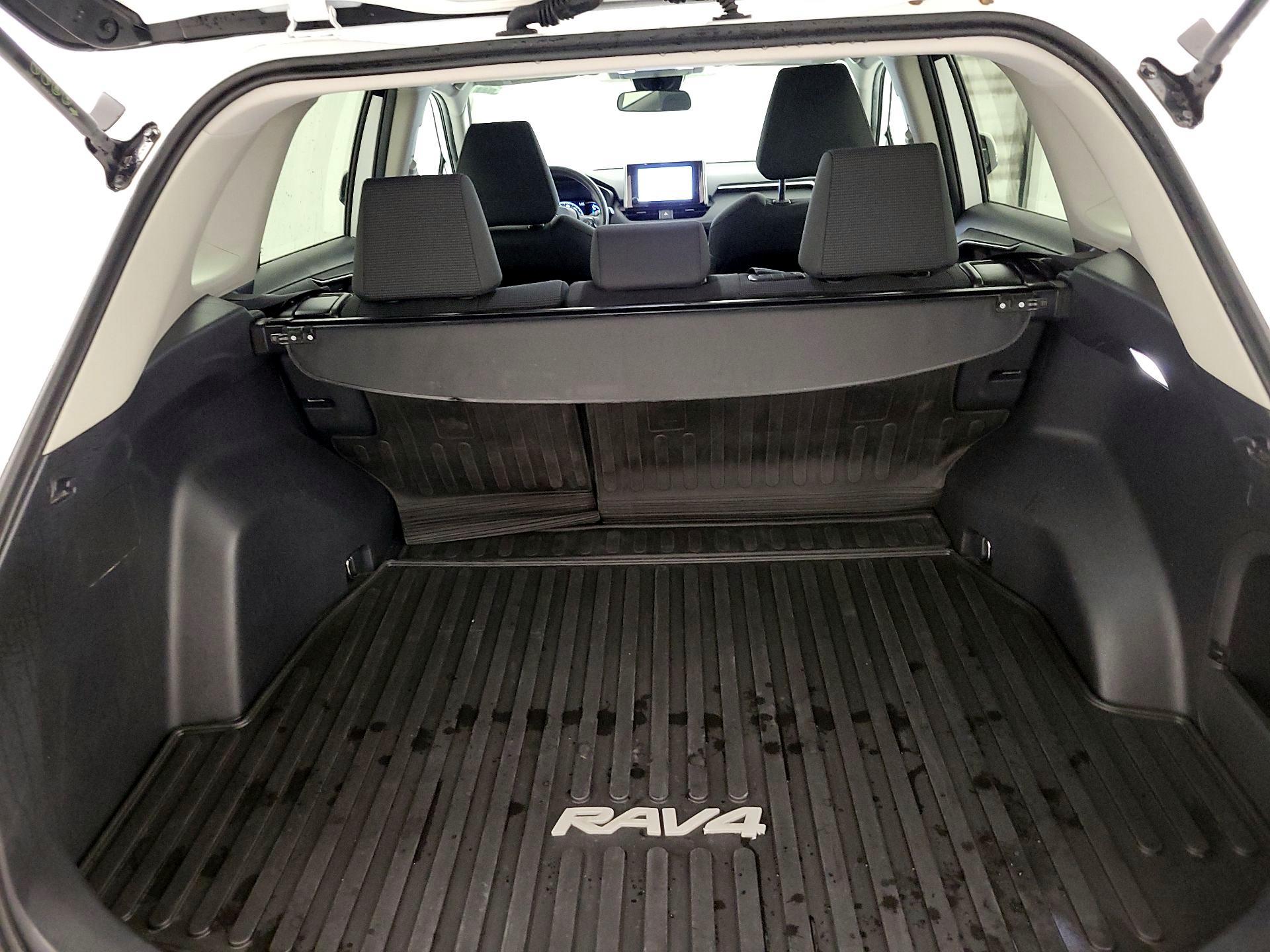 Thumbnail: 2024 Toyota RAV4 - 20