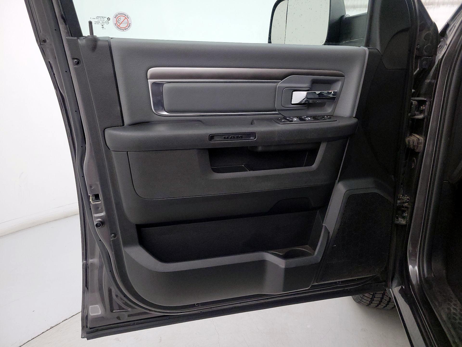 Thumbnail: 2023 RAM 1500 Classic - 12