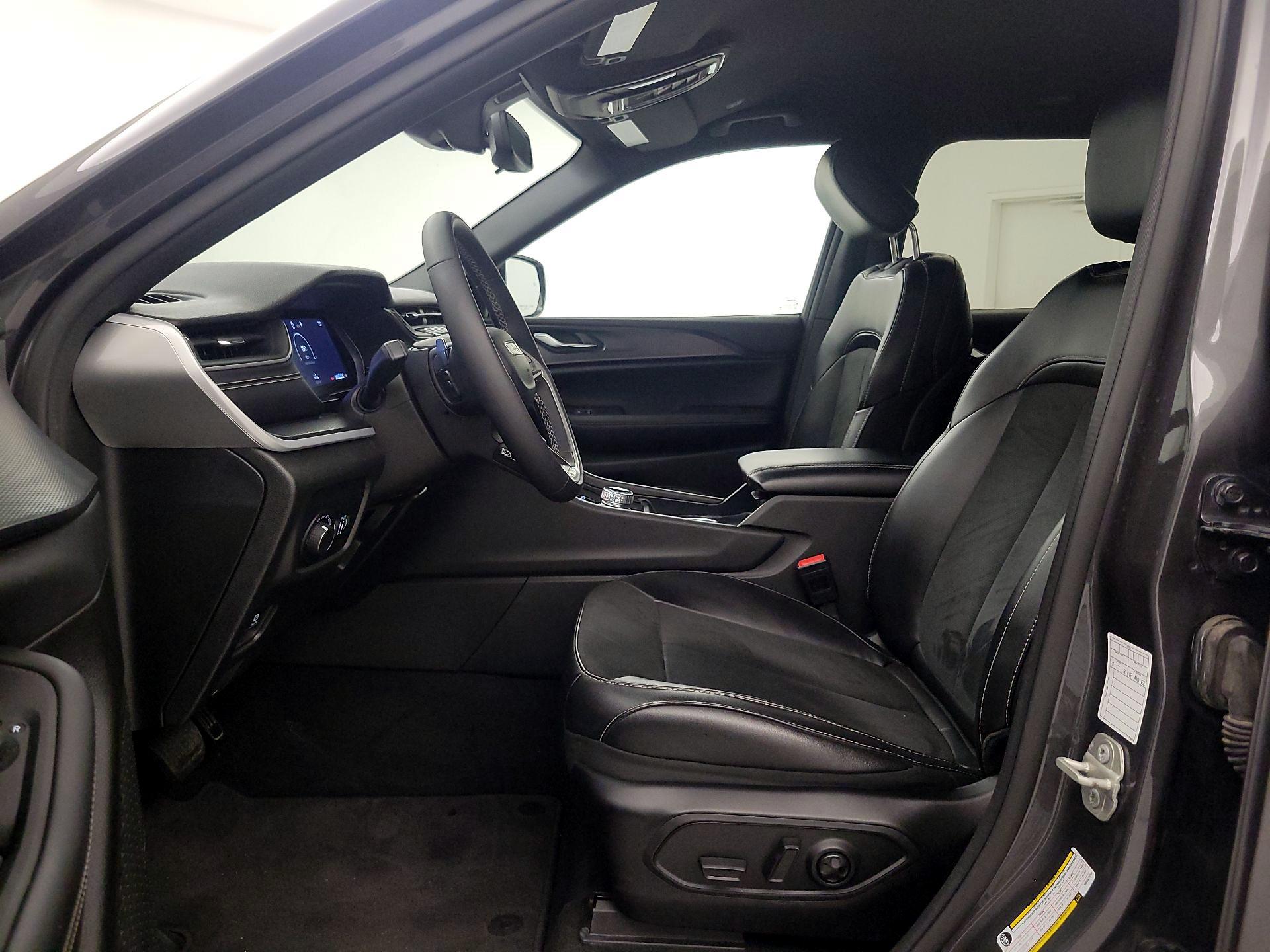 Thumbnail: 2024 Jeep Grand Cherokee L - 11