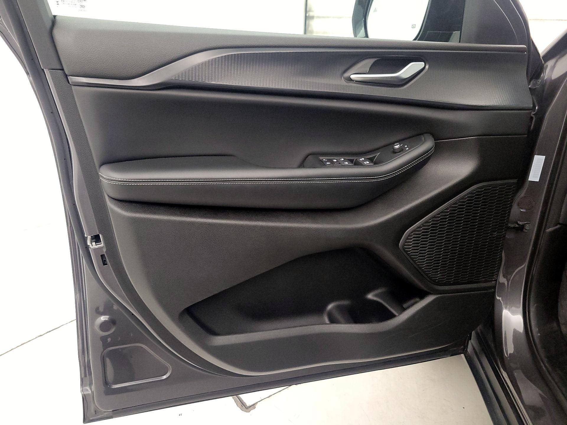 Thumbnail: 2024 Jeep Grand Cherokee L - 12